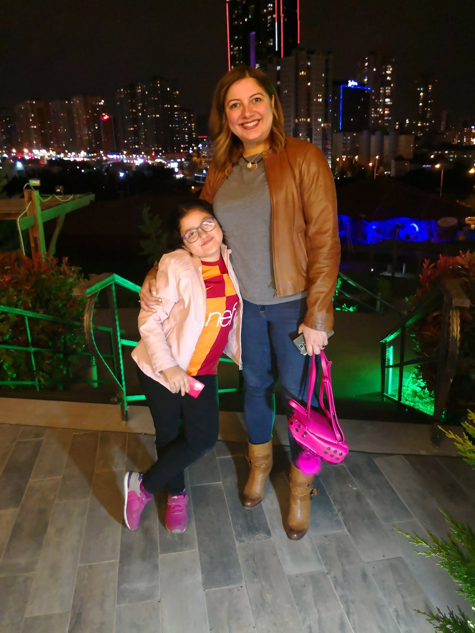 Monna Cafe Restorant