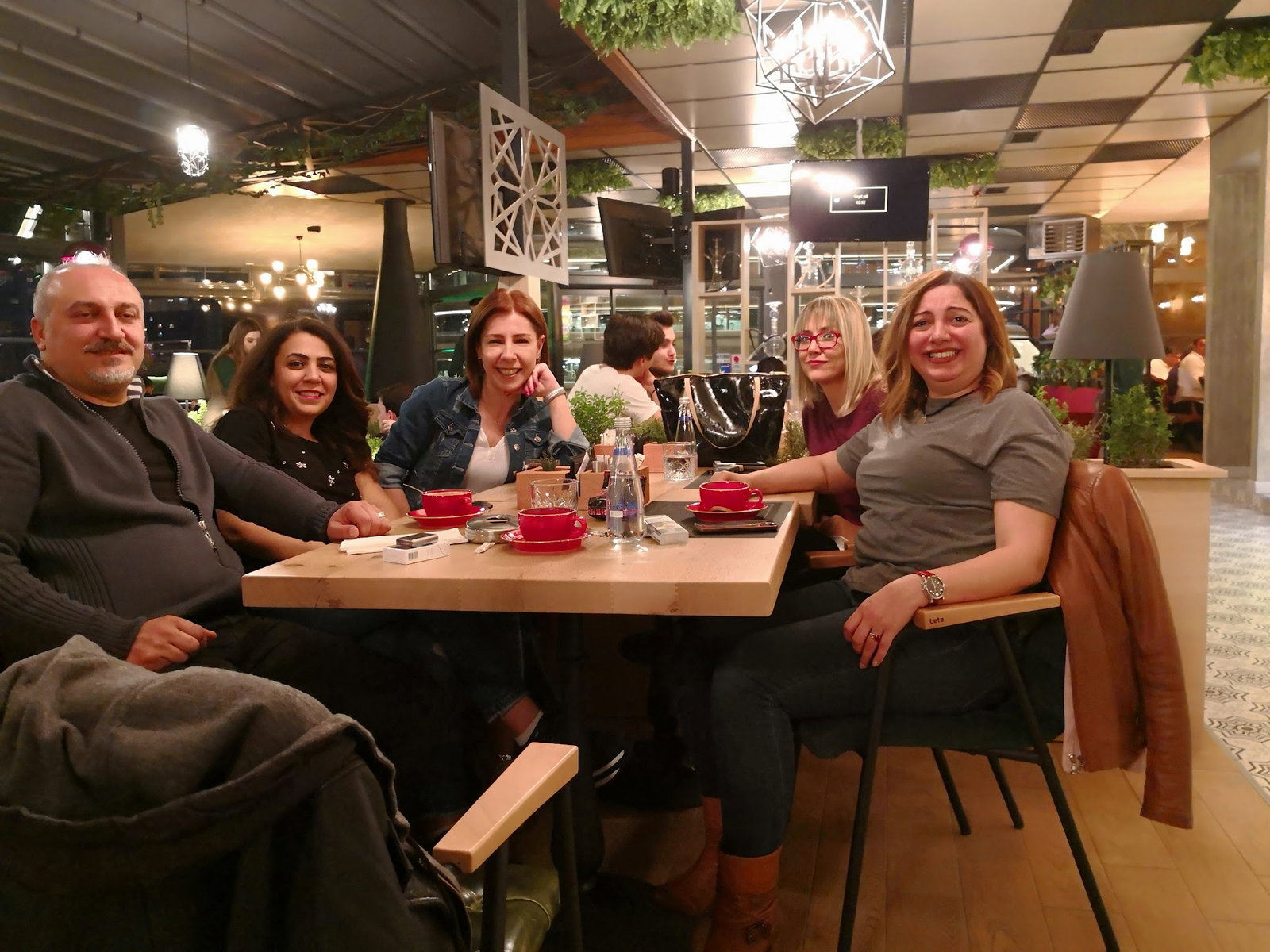 Monna Cafe Restorant