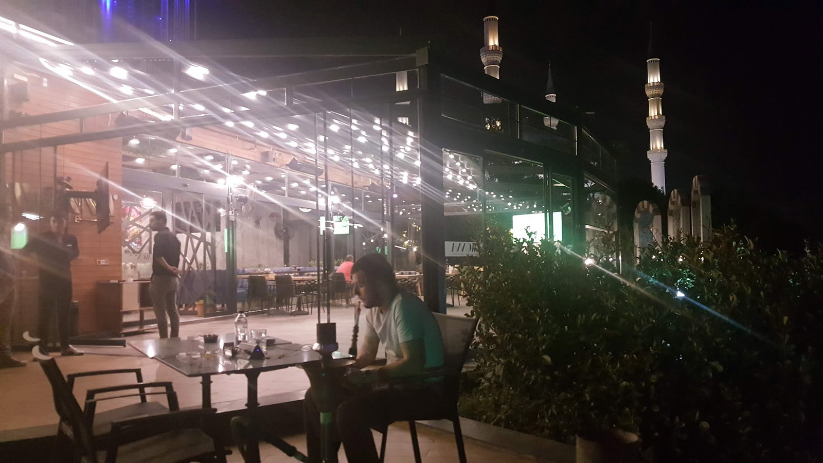 Monna Cafe Restorant