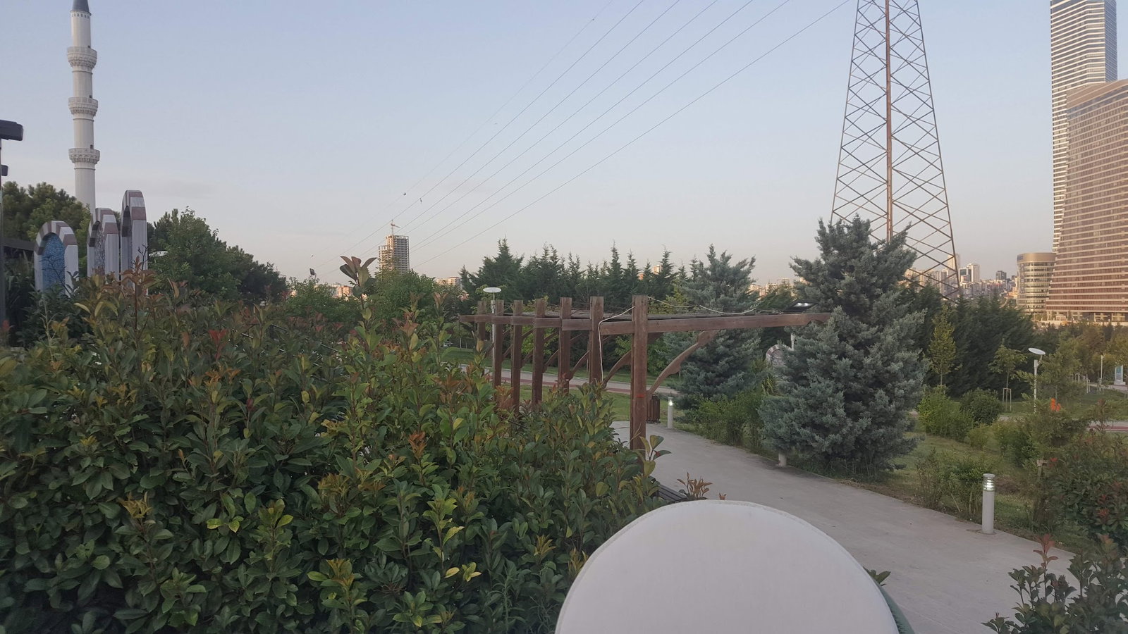 Monna Cafe Restorant