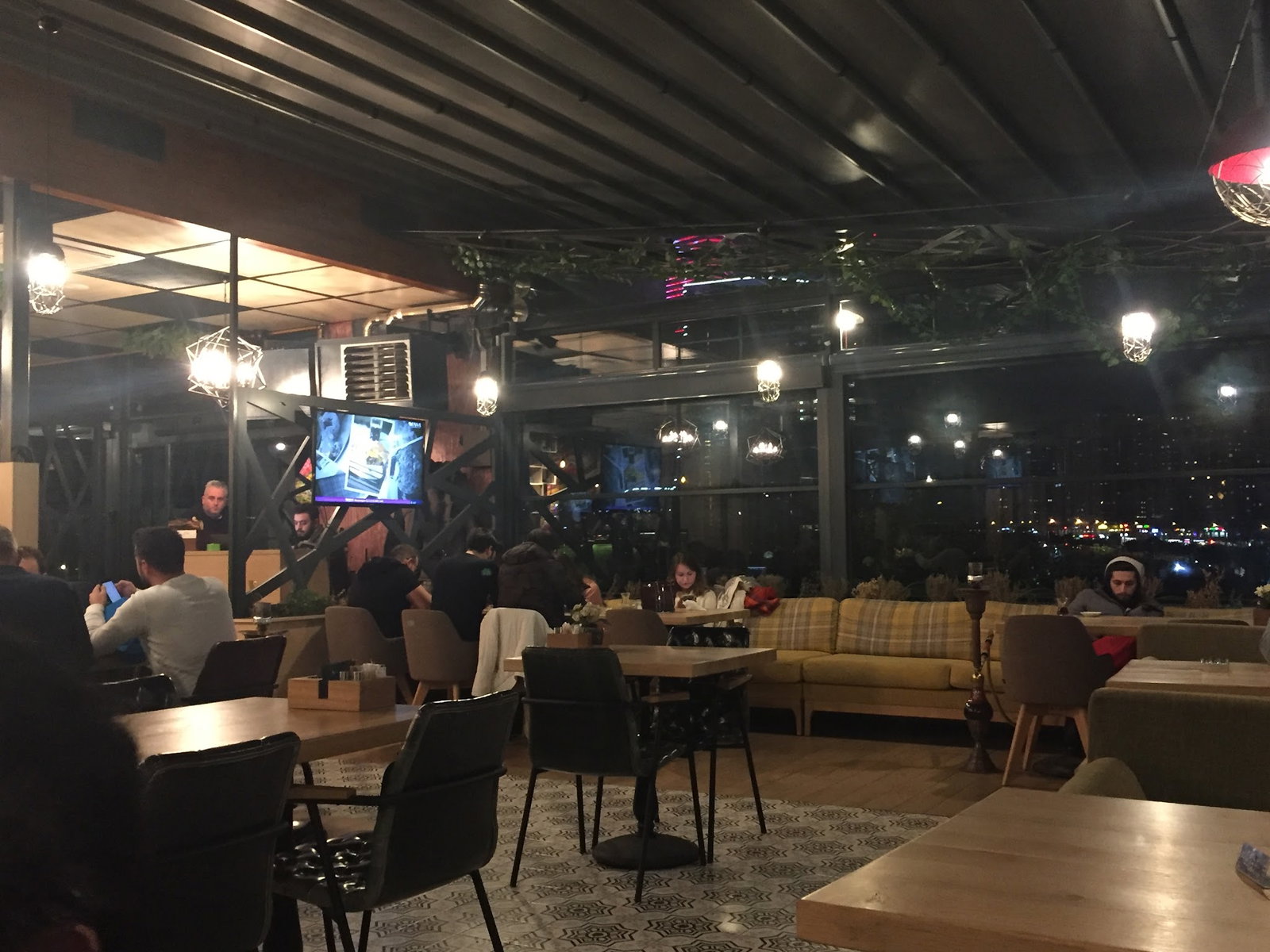 Monna Cafe Restorant