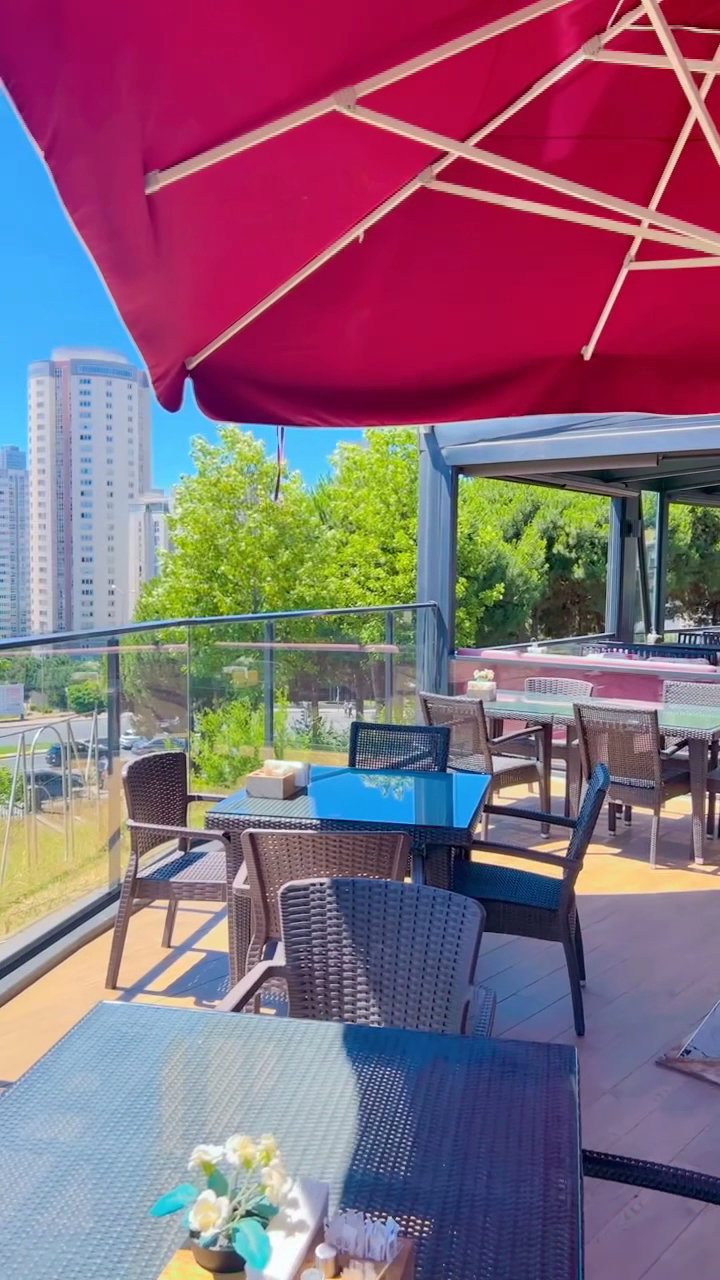 Monna Cafe Restorant