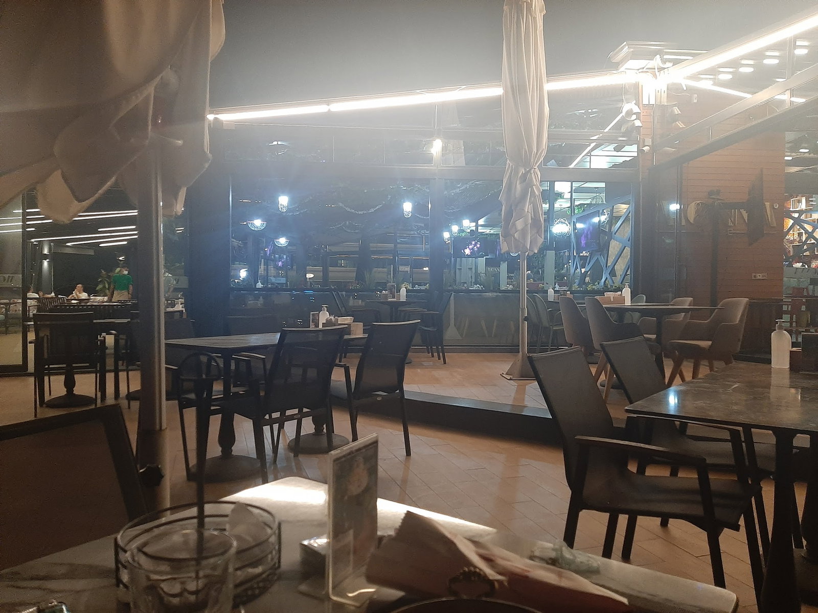 Monna Cafe Restorant