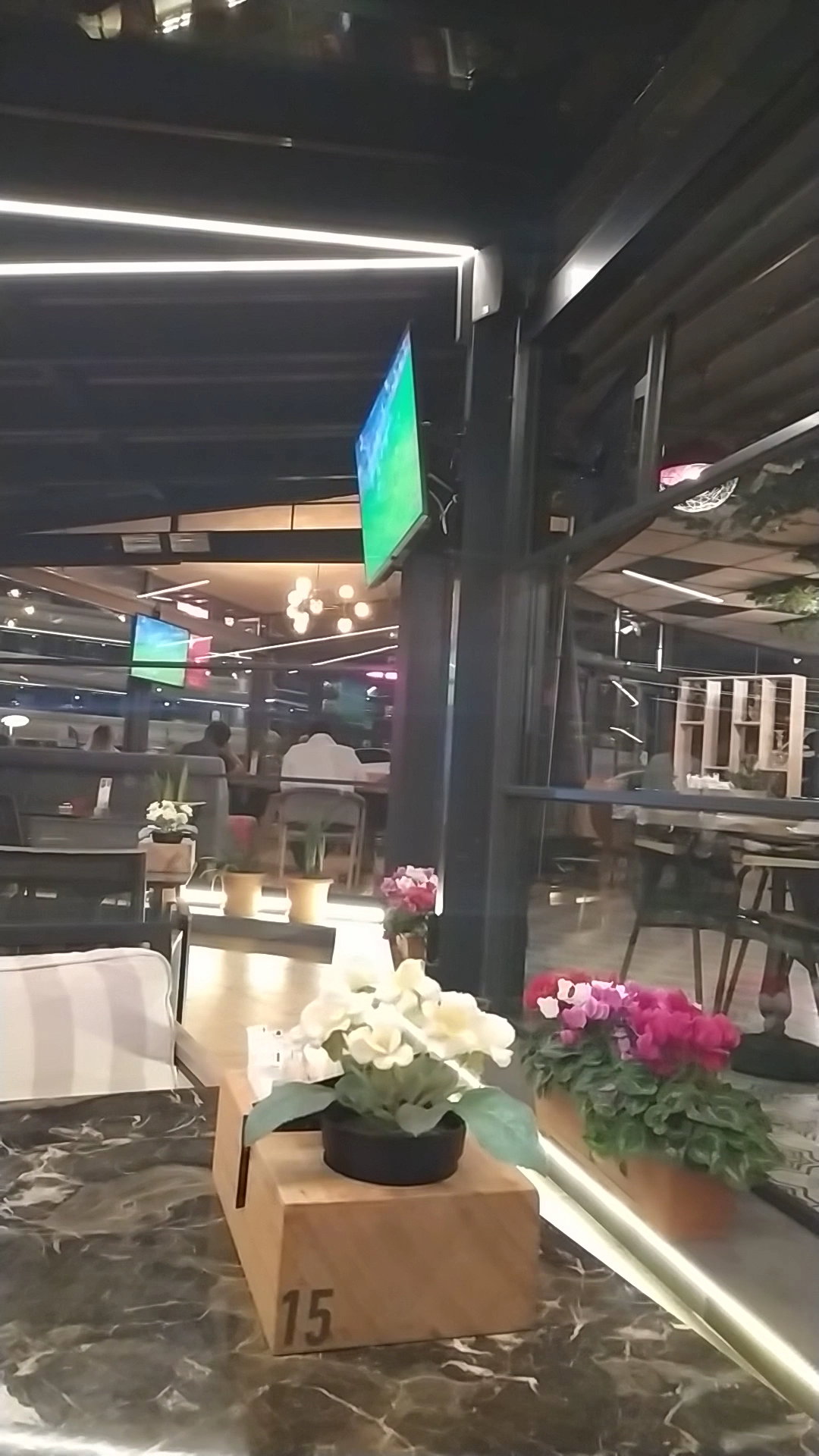 Monna Cafe Restorant