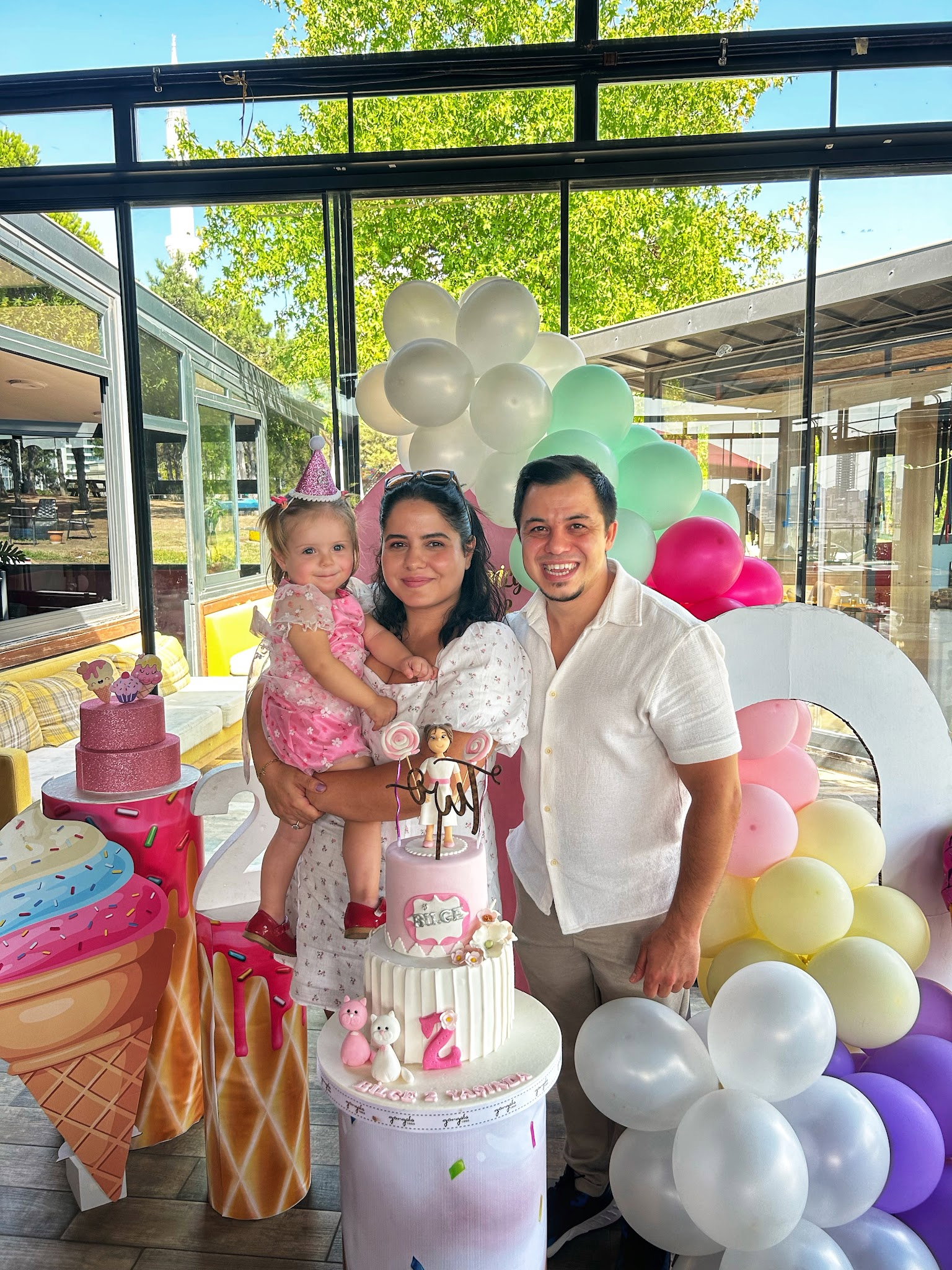 Monna Cafe Restorant