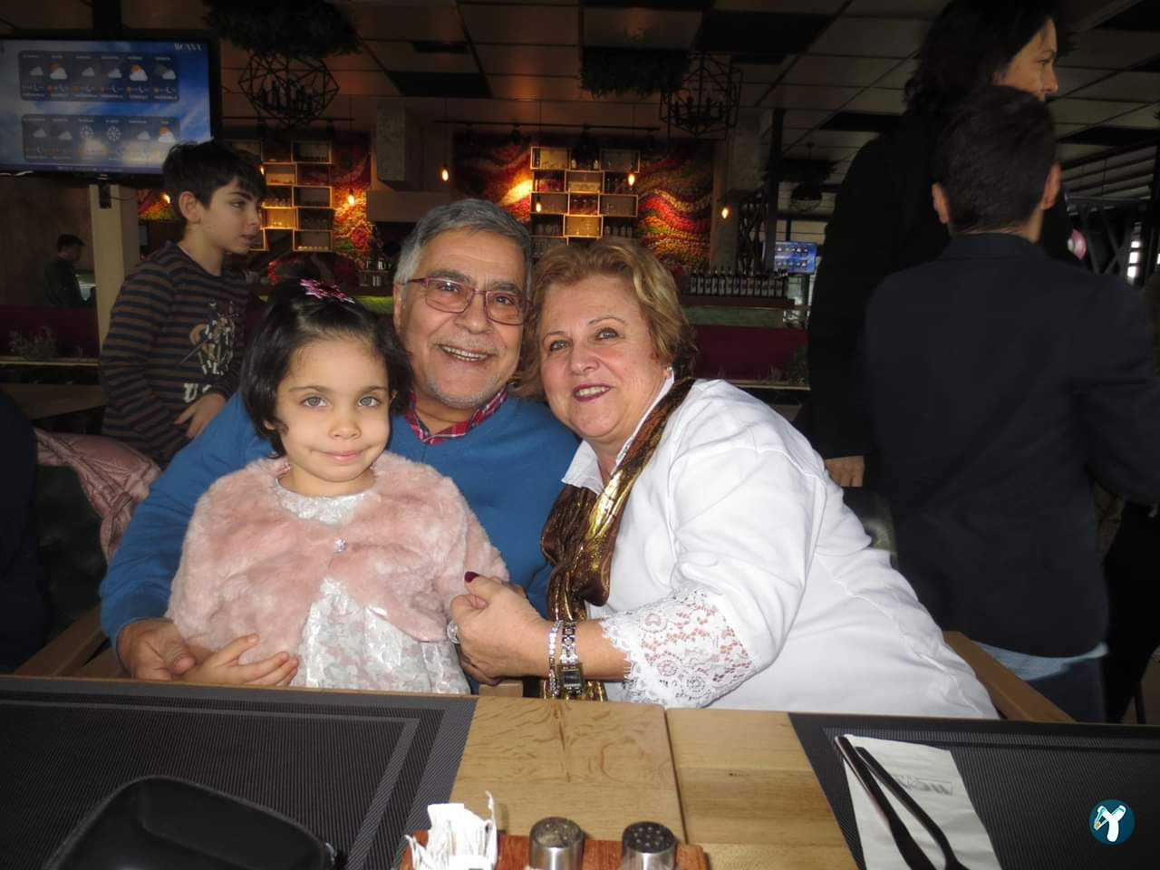 Monna Cafe Restorant