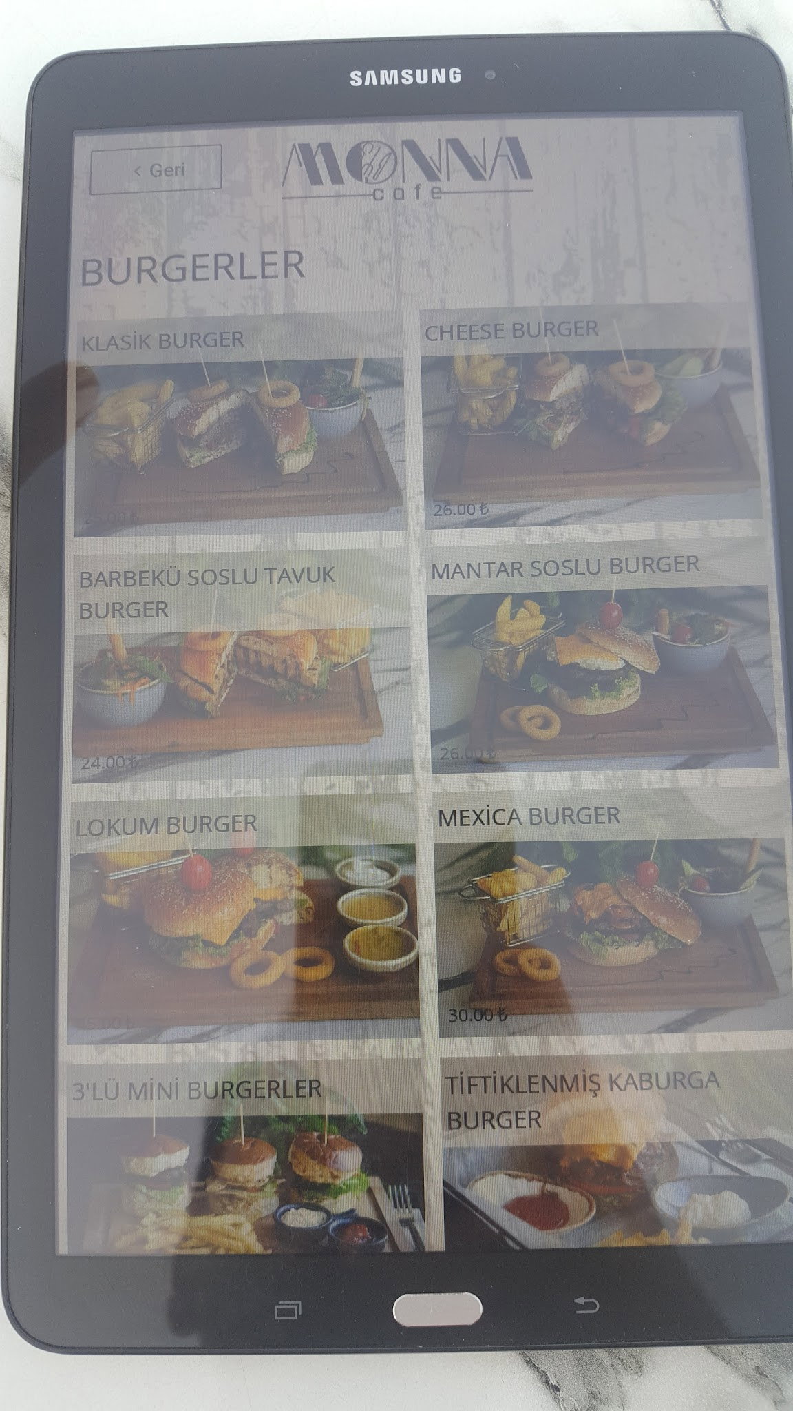 Monna Cafe Restorant