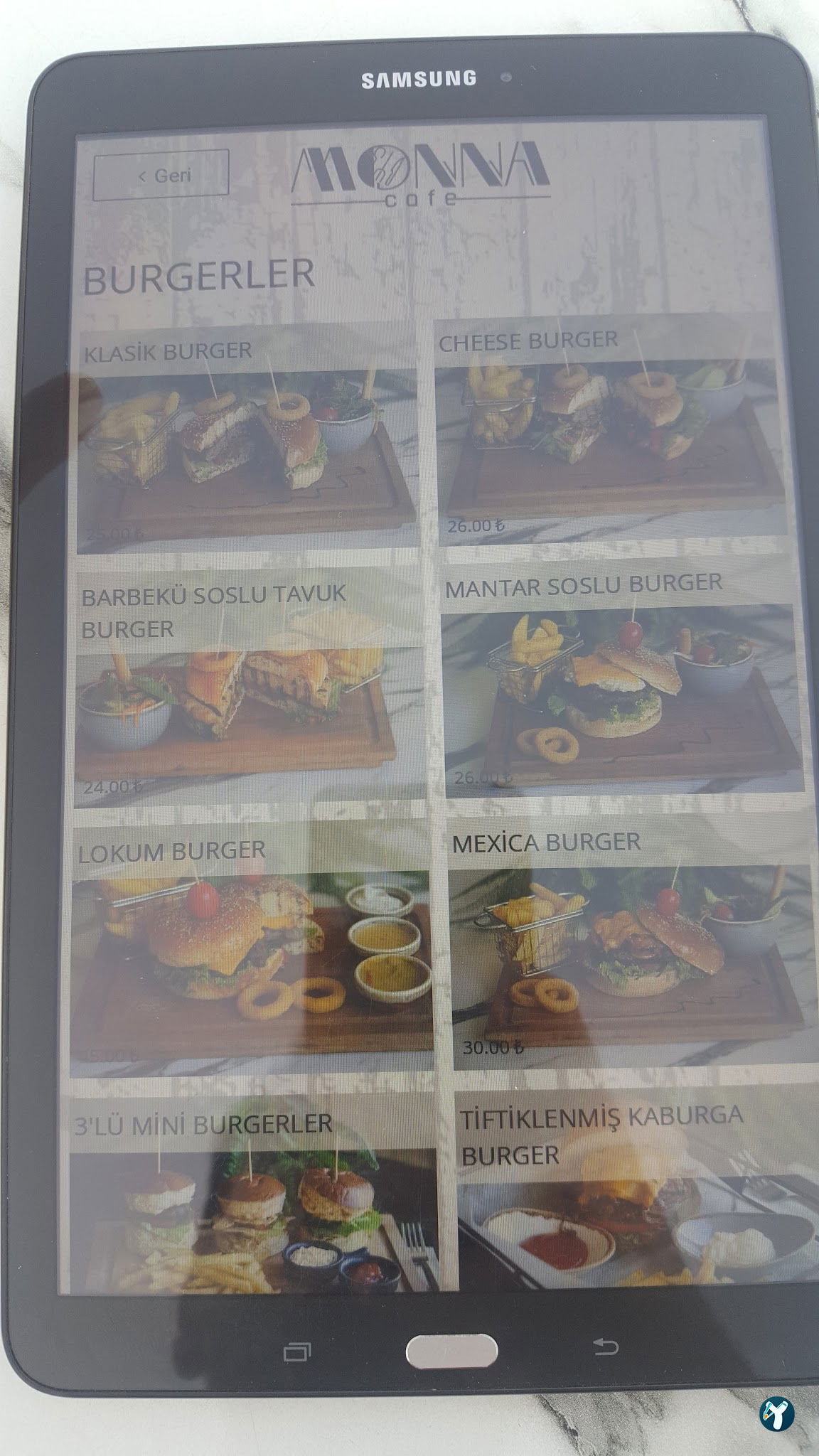 Monna Cafe Restorant