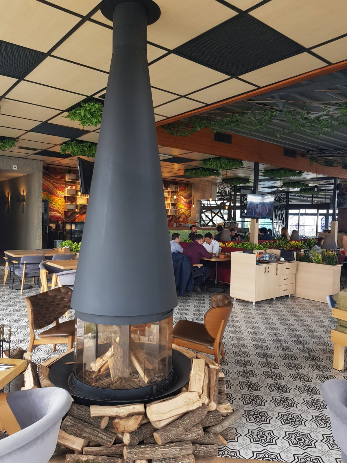 Monna Cafe Restorant