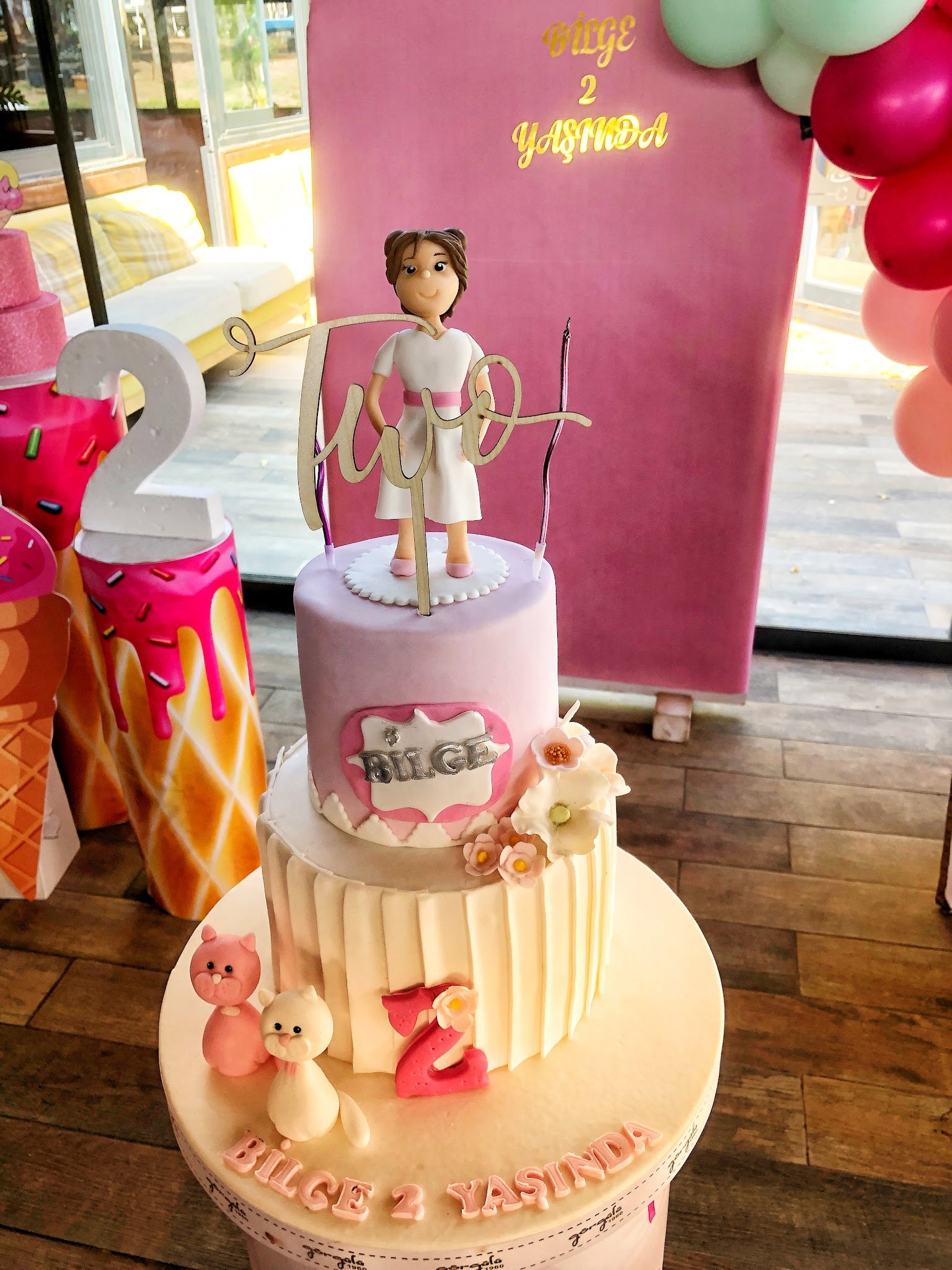 Monna Cafe Restorant