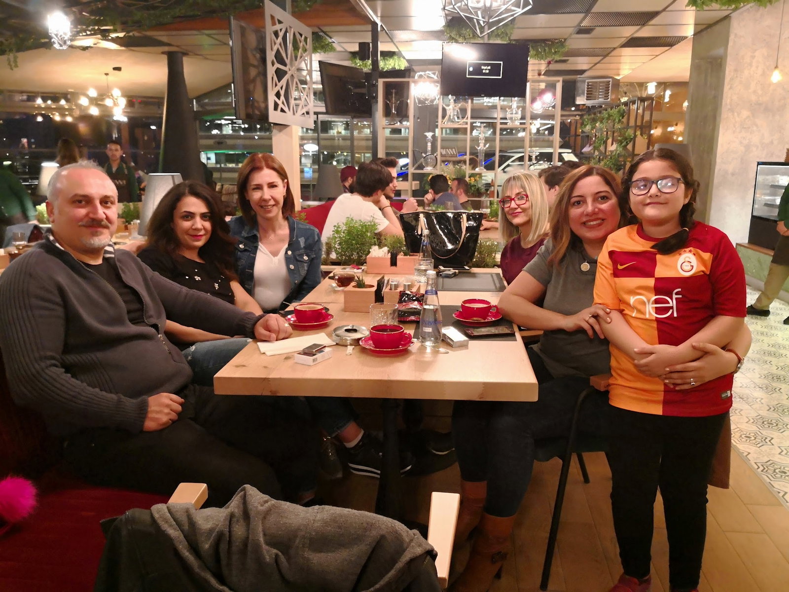 Monna Cafe Restorant