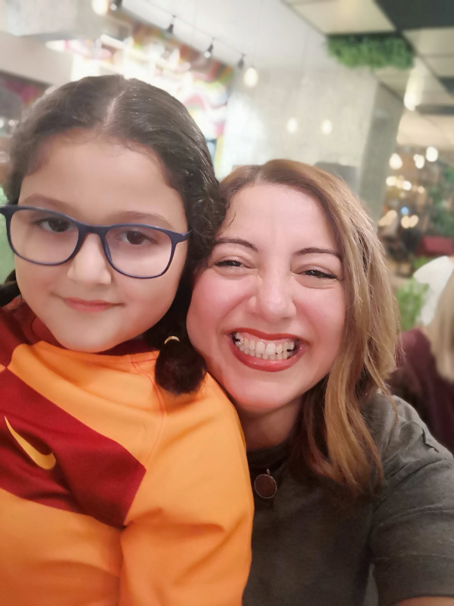 Monna Cafe Restorant