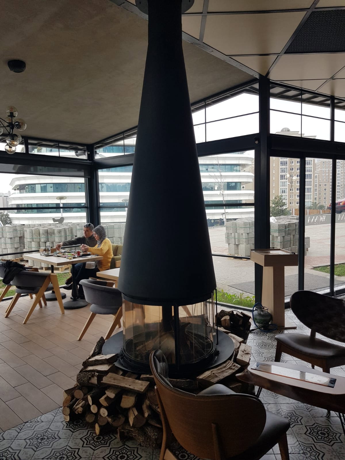 Monna Cafe Restorant