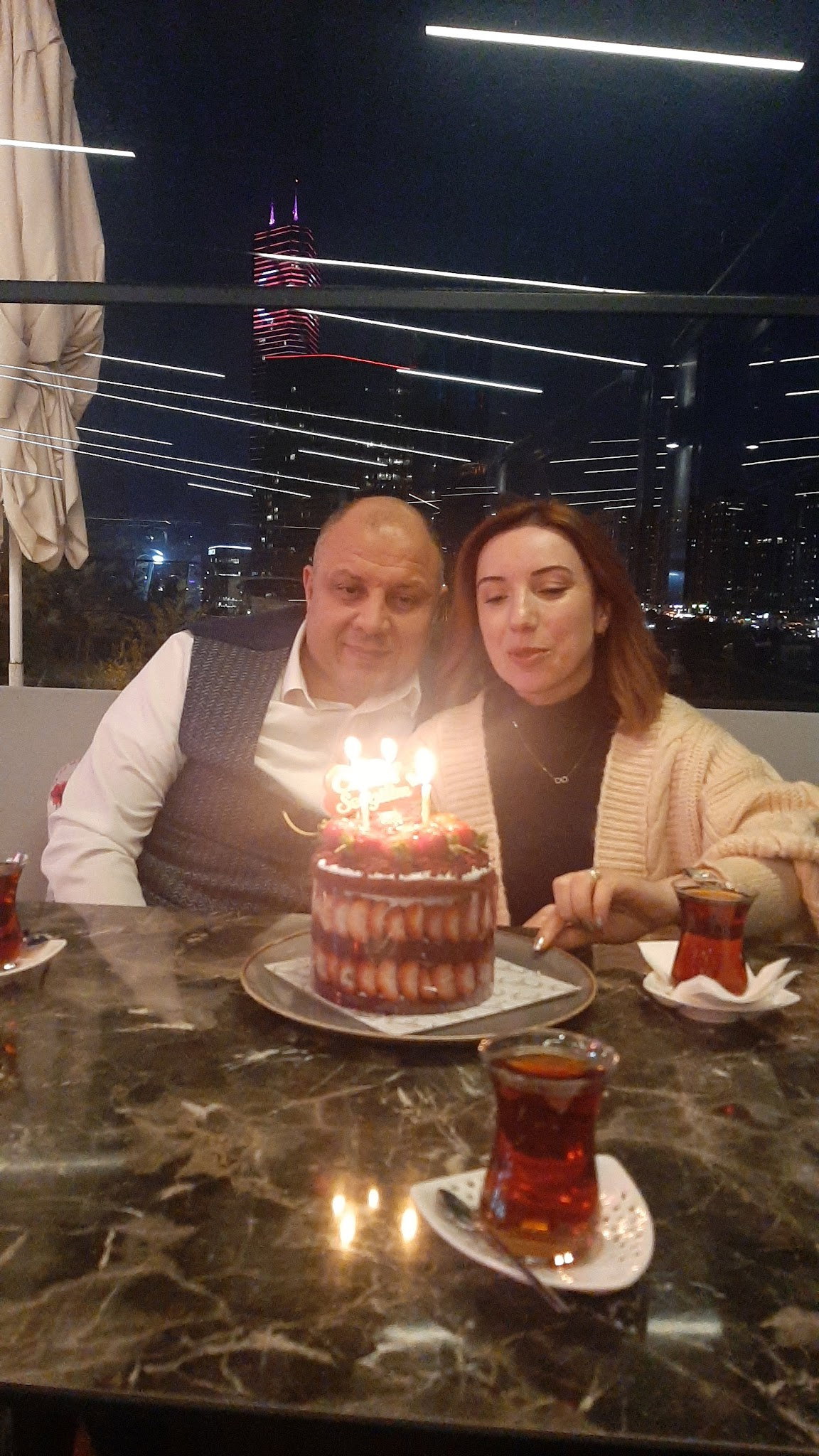 Monna Cafe Restorant