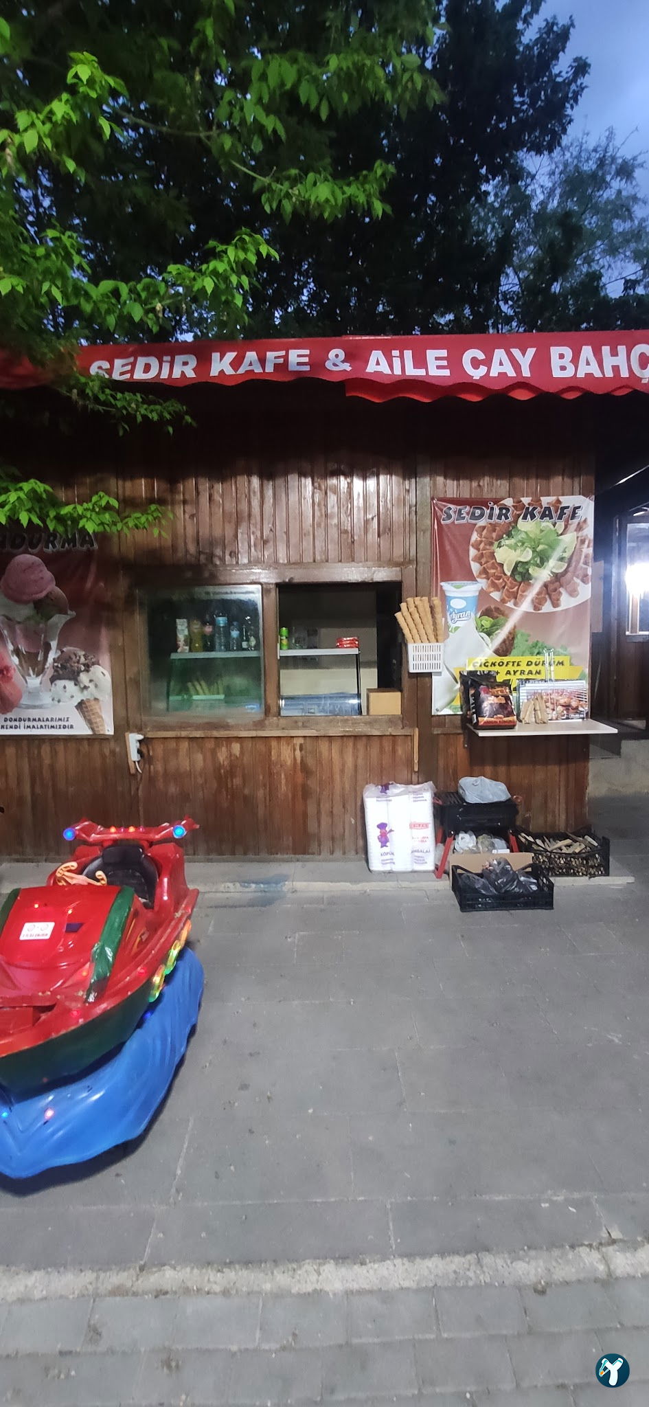 Sedir Kafe & Aile Çay Bahçesi