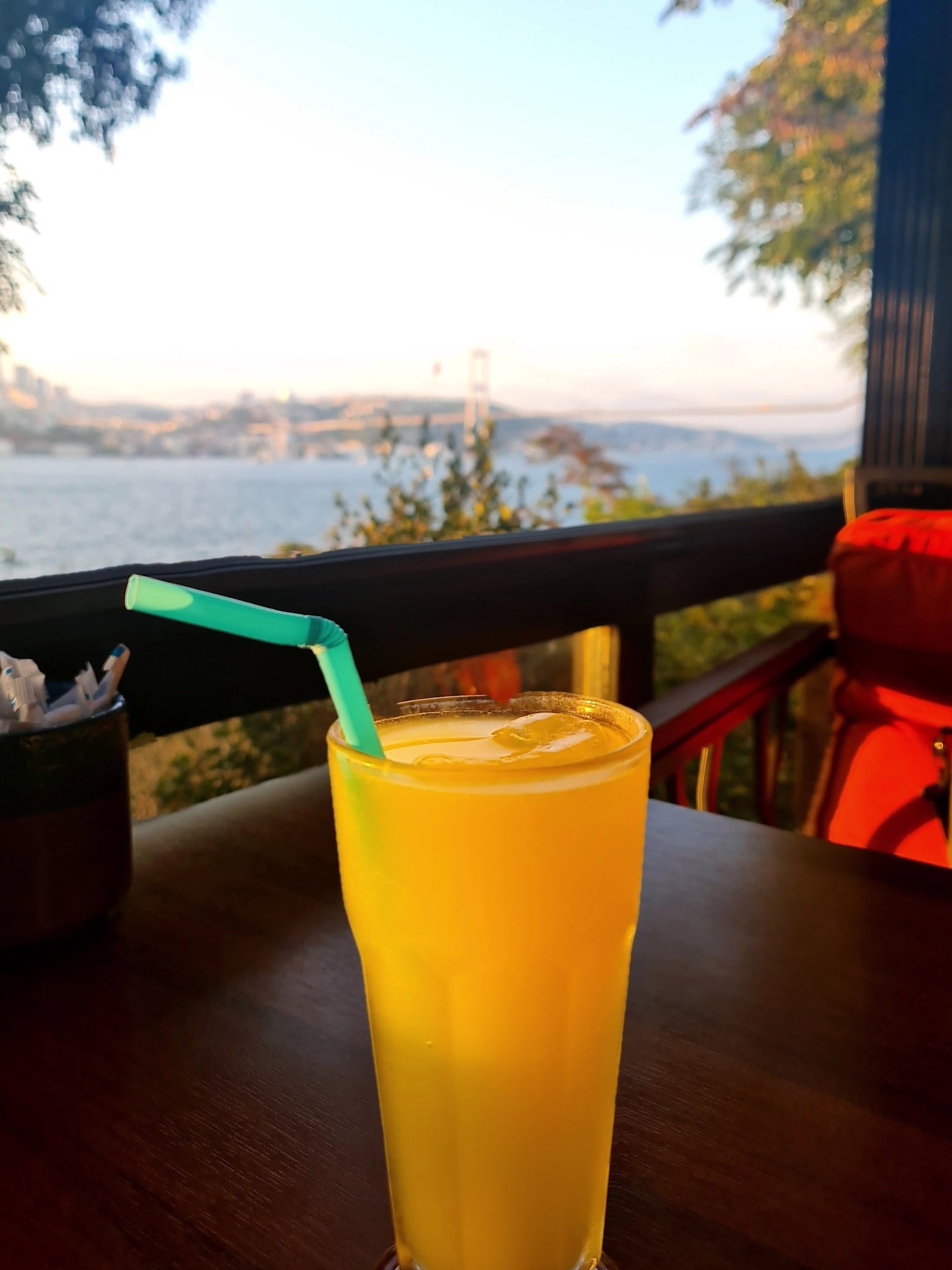 Yeşi̇l Mavi̇ Cafe