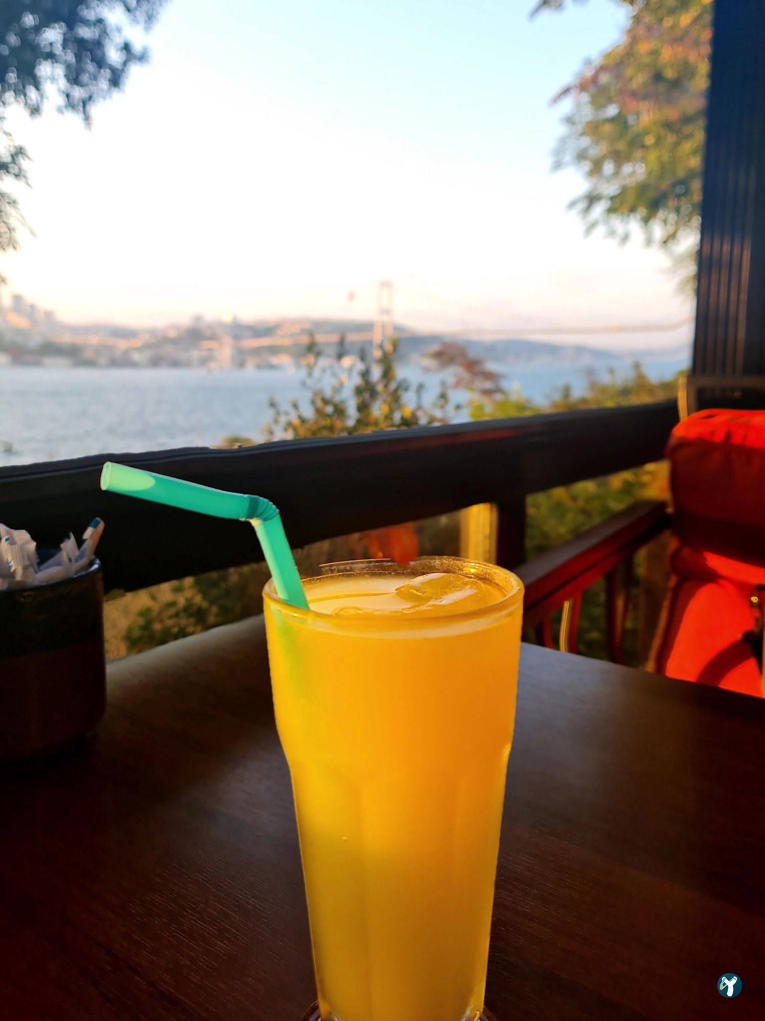 Yeşi̇l Mavi̇ Cafe