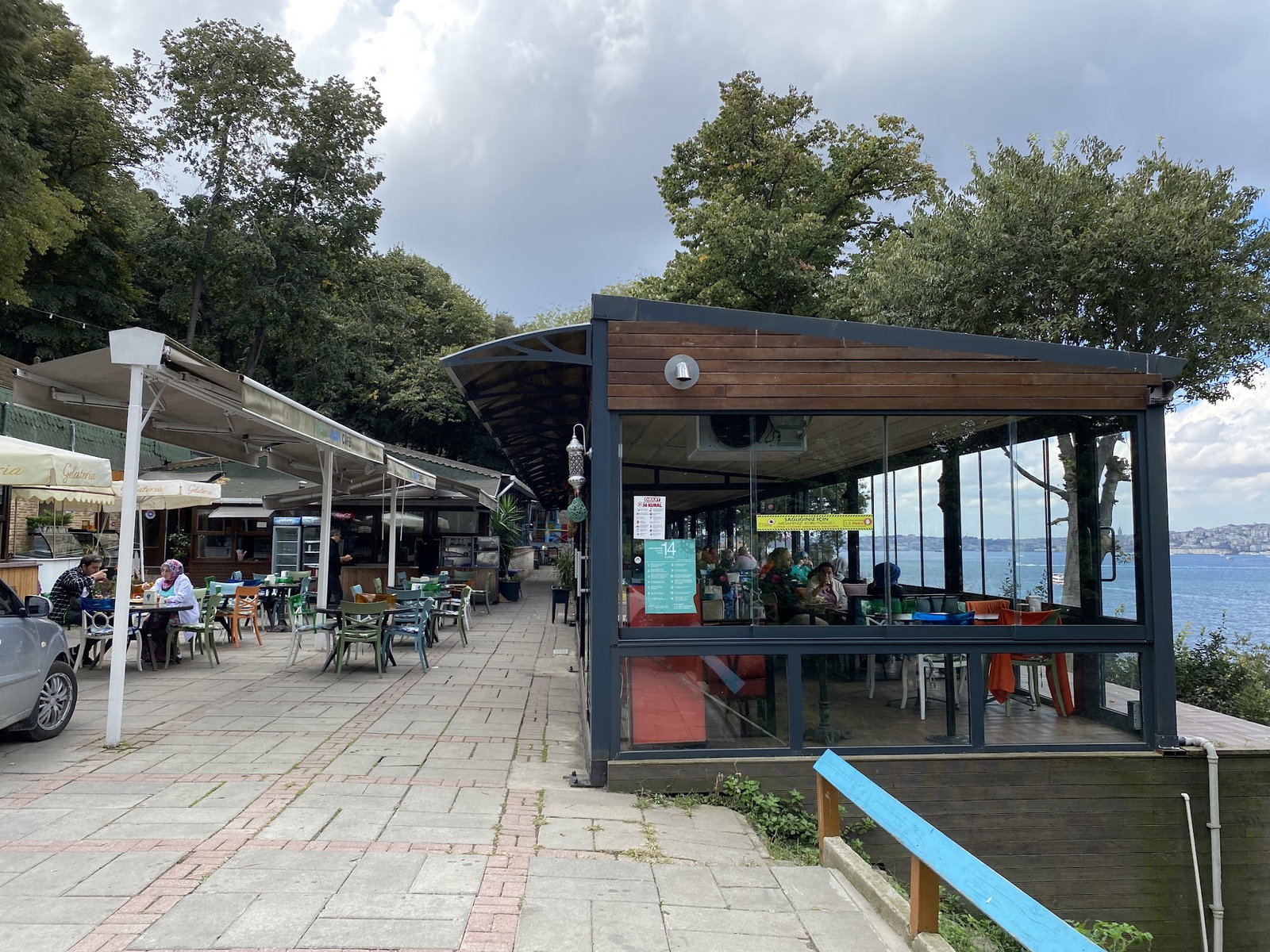 Yeşi̇l Mavi̇ Cafe