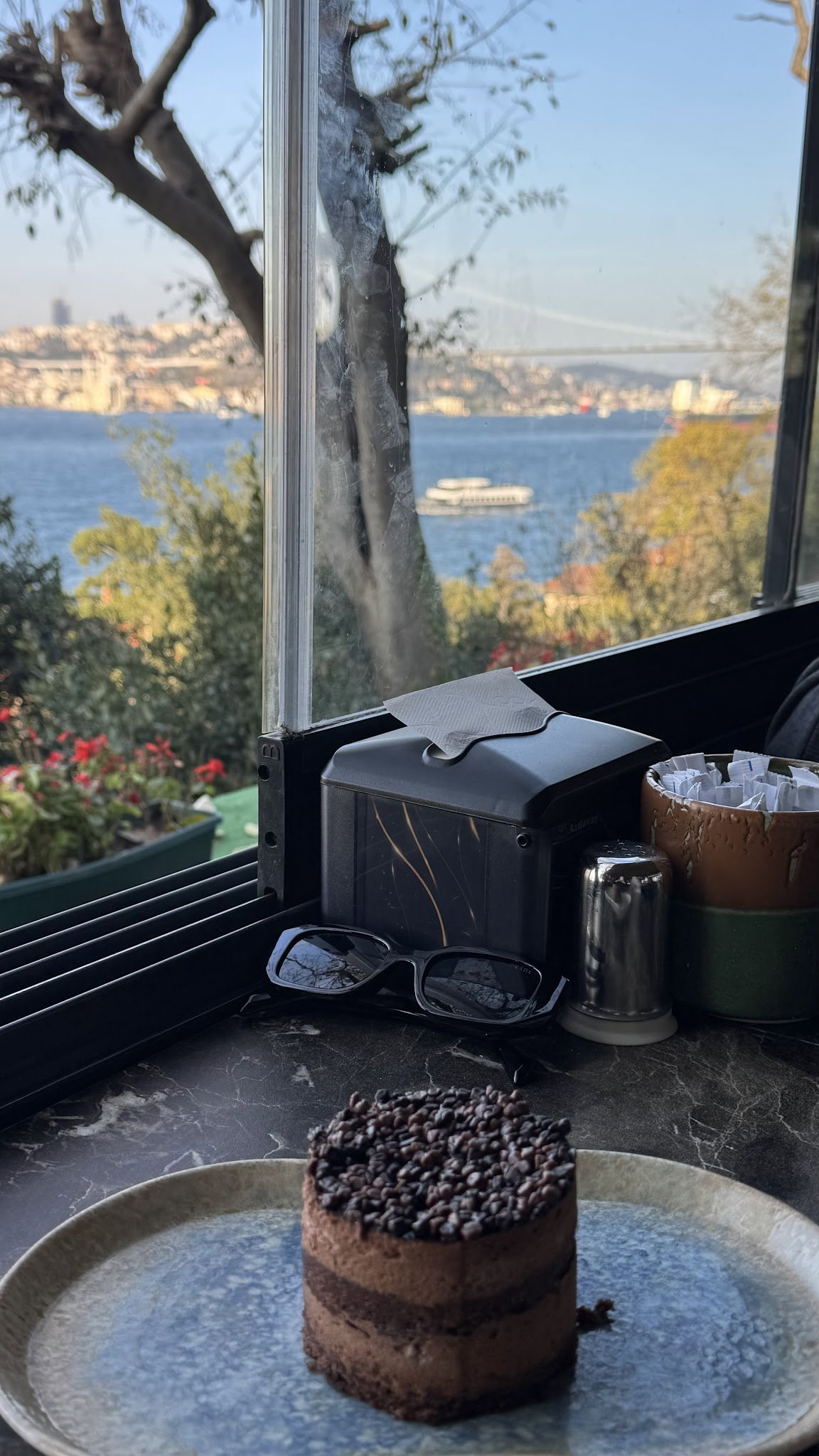 Yeşi̇l Mavi̇ Cafe