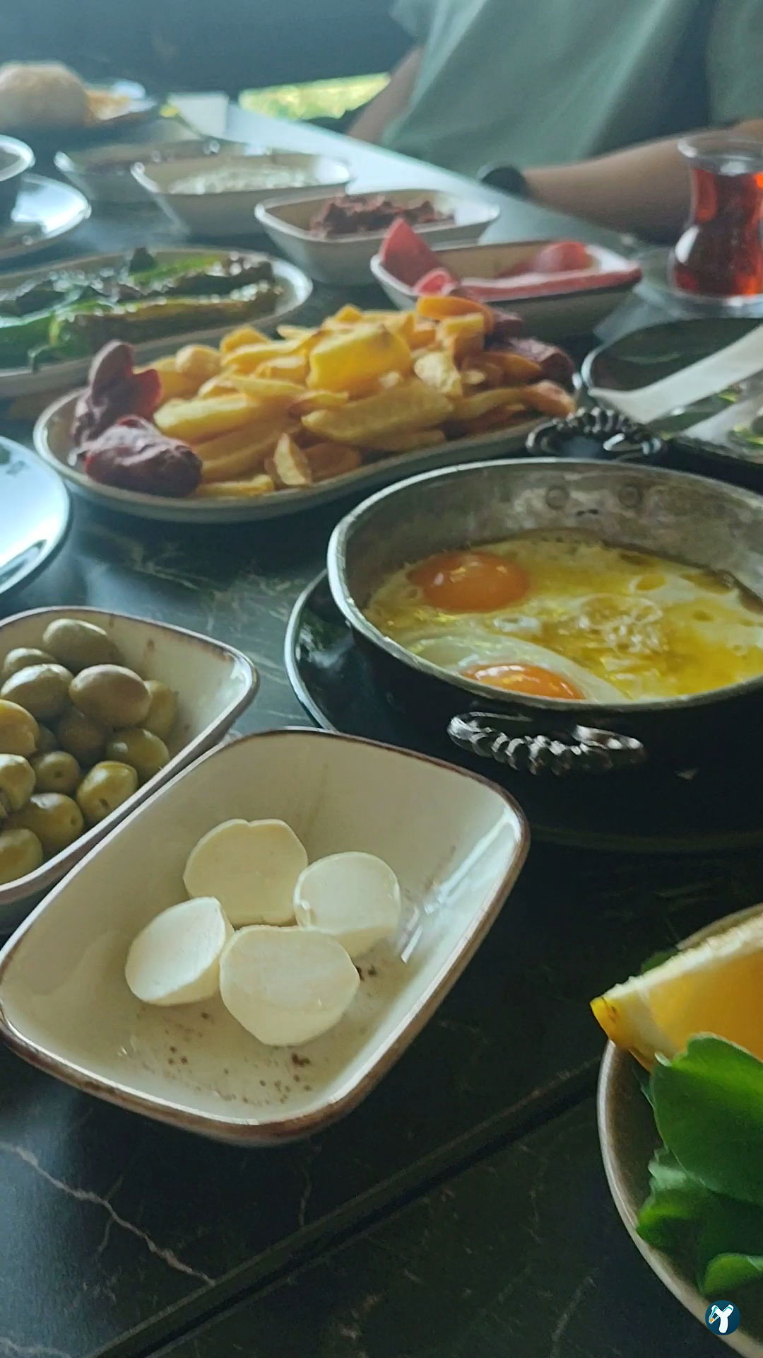 Yeşi̇l Mavi̇ Cafe