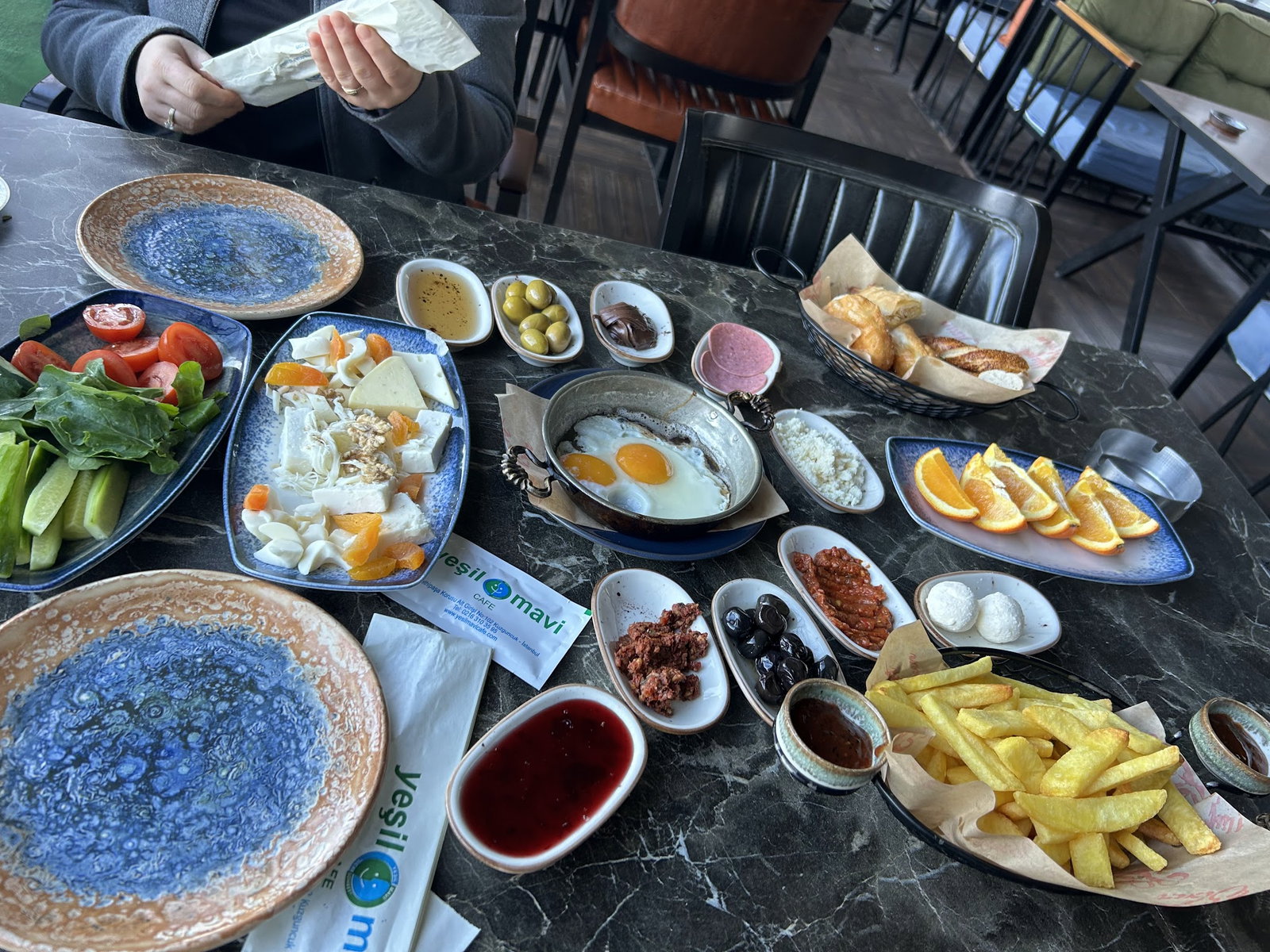 Yeşi̇l Mavi̇ Cafe