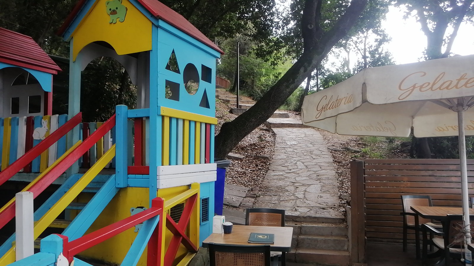 Yeşi̇l Mavi̇ Cafe