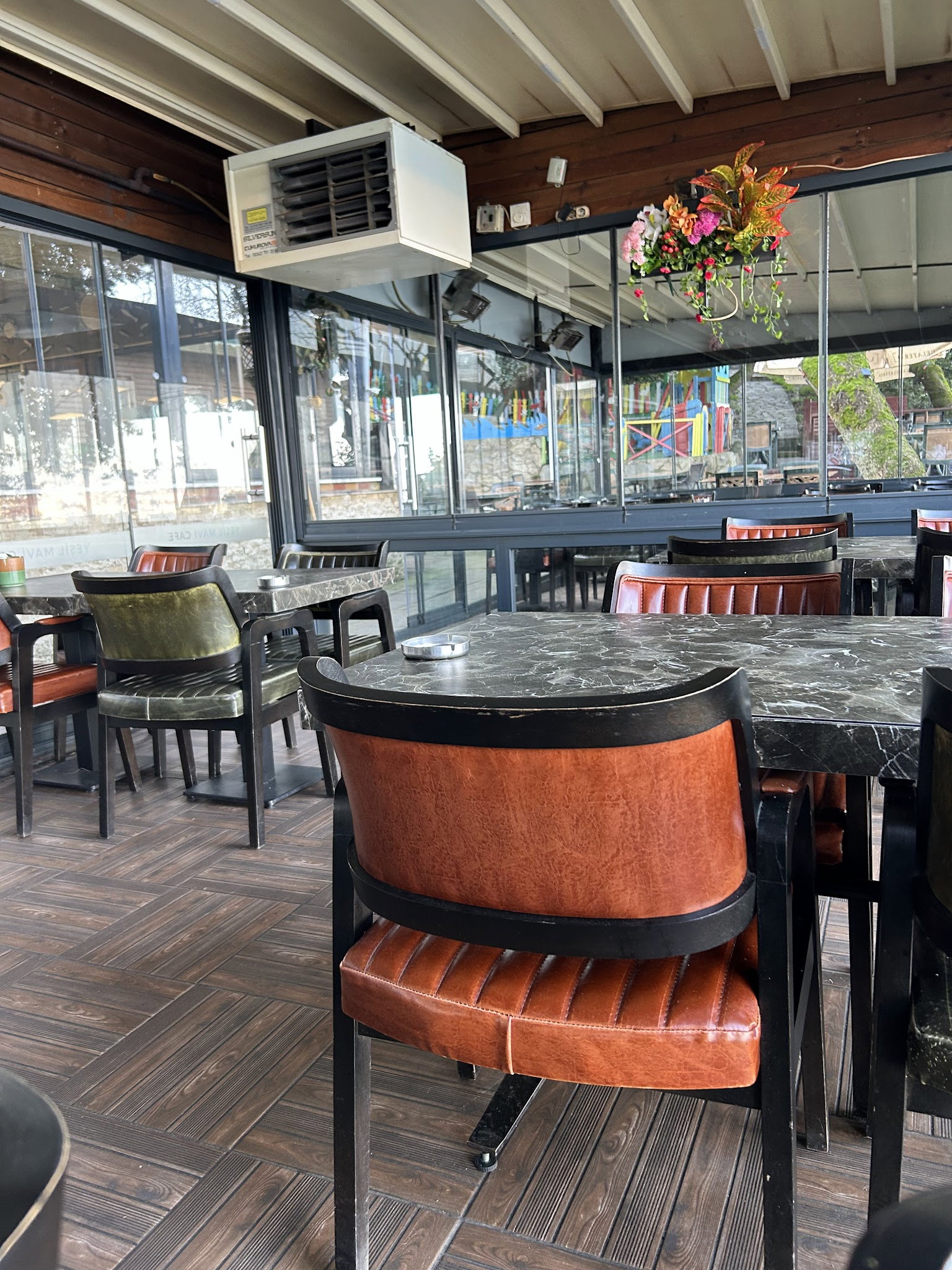 Yeşi̇l Mavi̇ Cafe