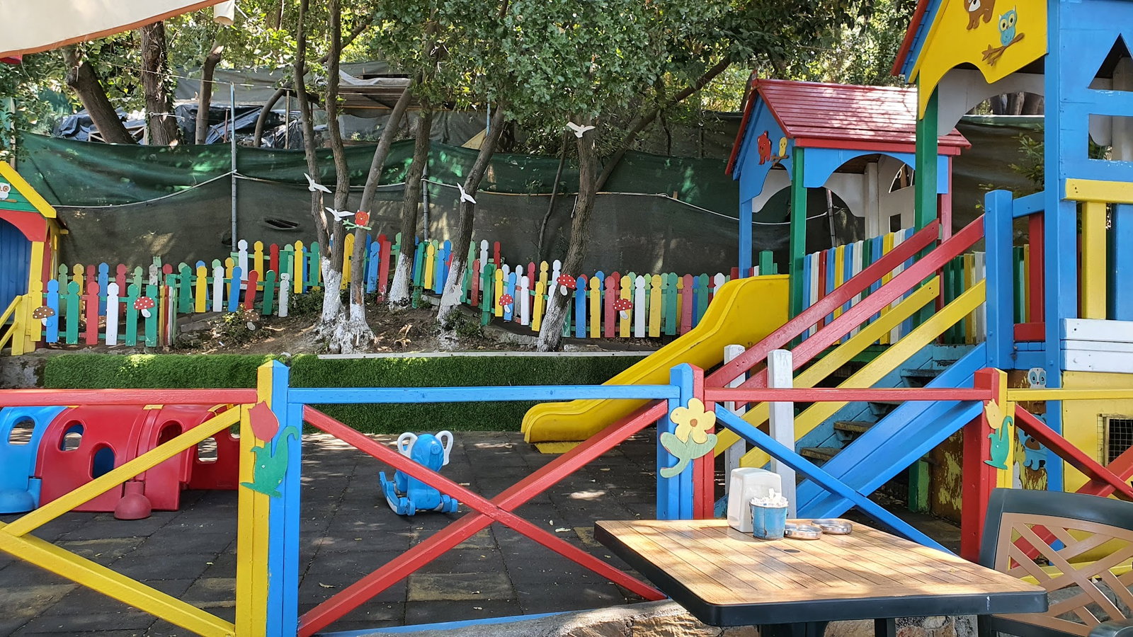 Yeşi̇l Mavi̇ Cafe