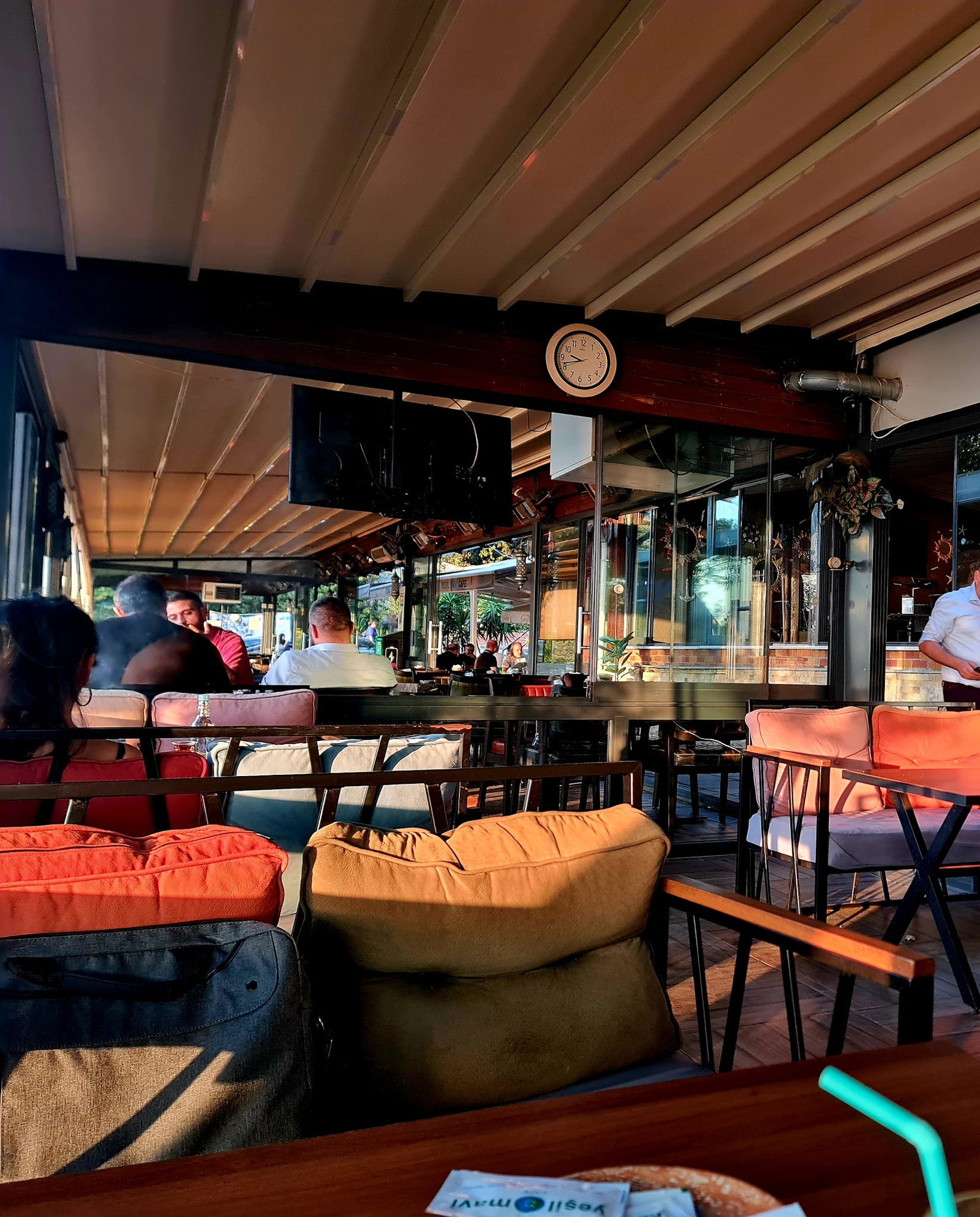 Yeşi̇l Mavi̇ Cafe