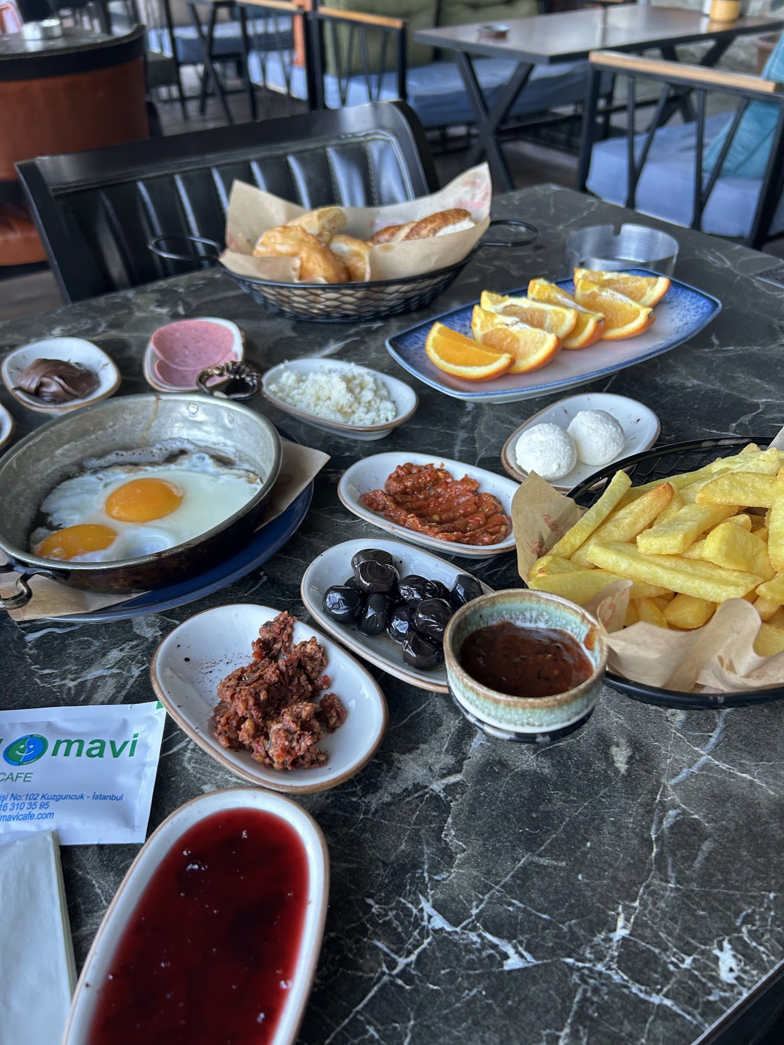 Yeşi̇l Mavi̇ Cafe