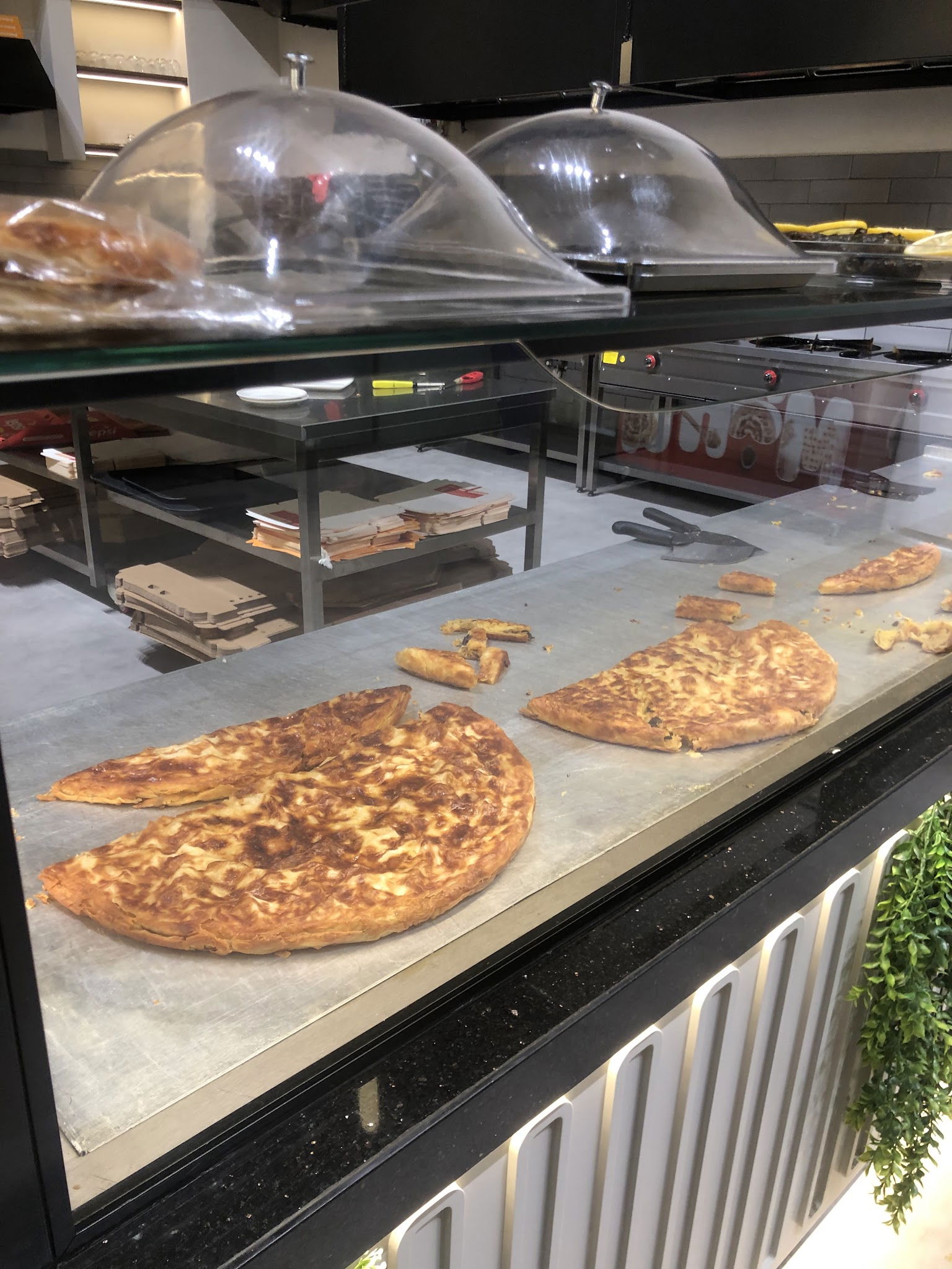 Tepsi Su Böreği Kartal Şubesi