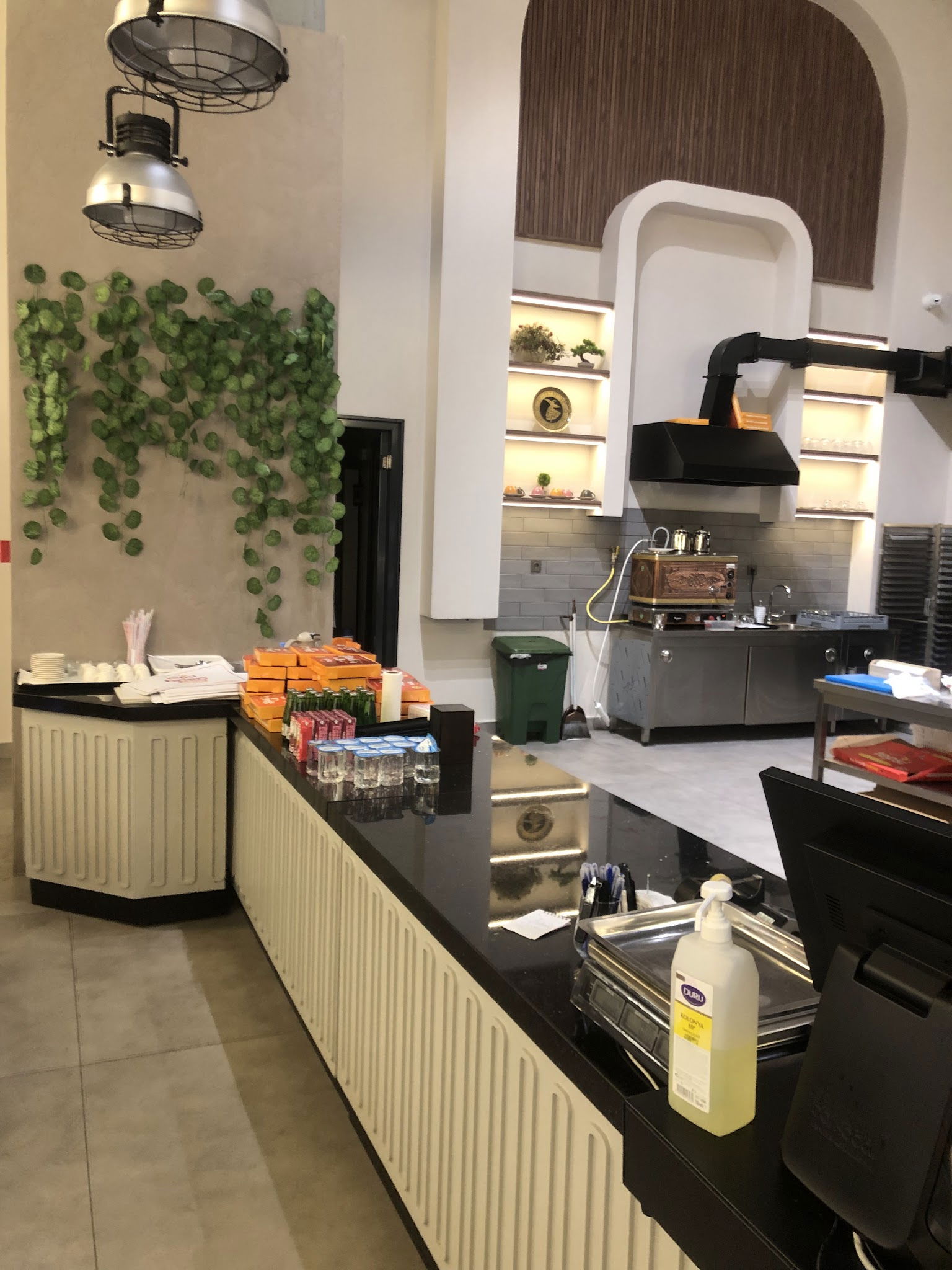 Tepsi Su Böreği Kartal Şubesi