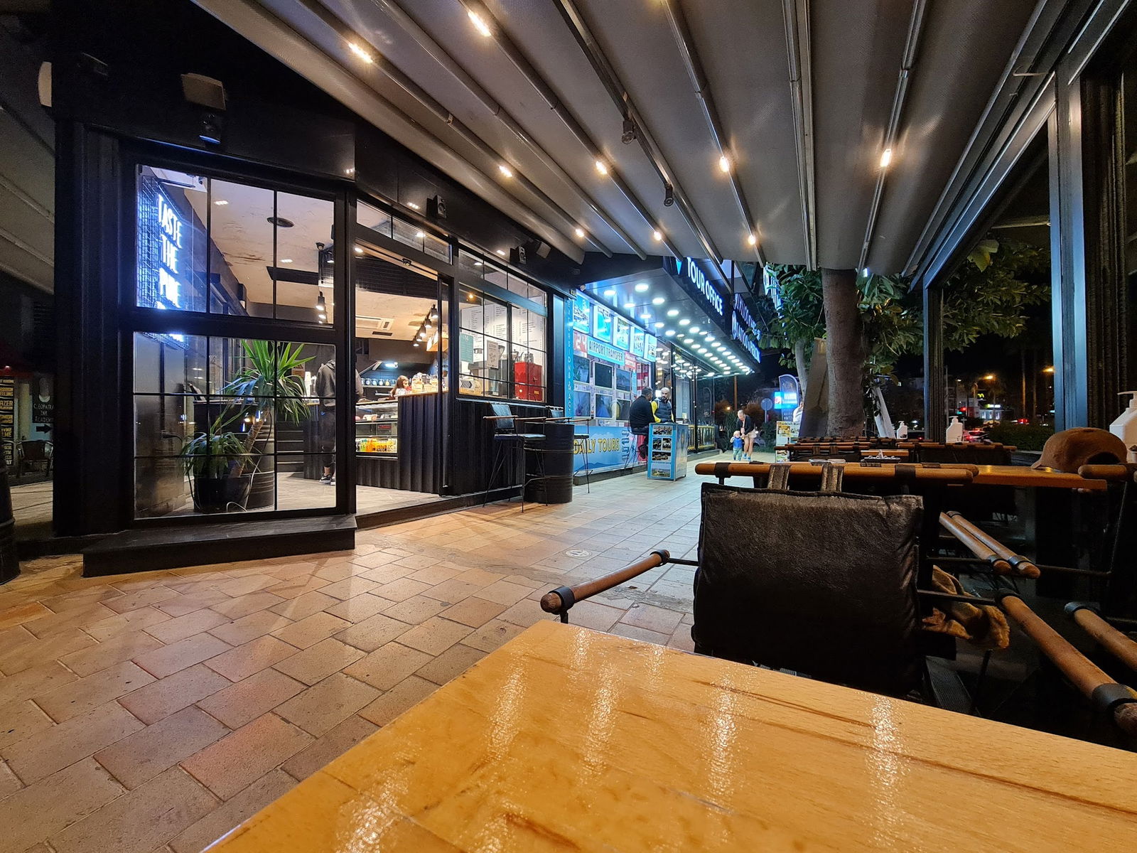 Pure Black Coffee, Alanya