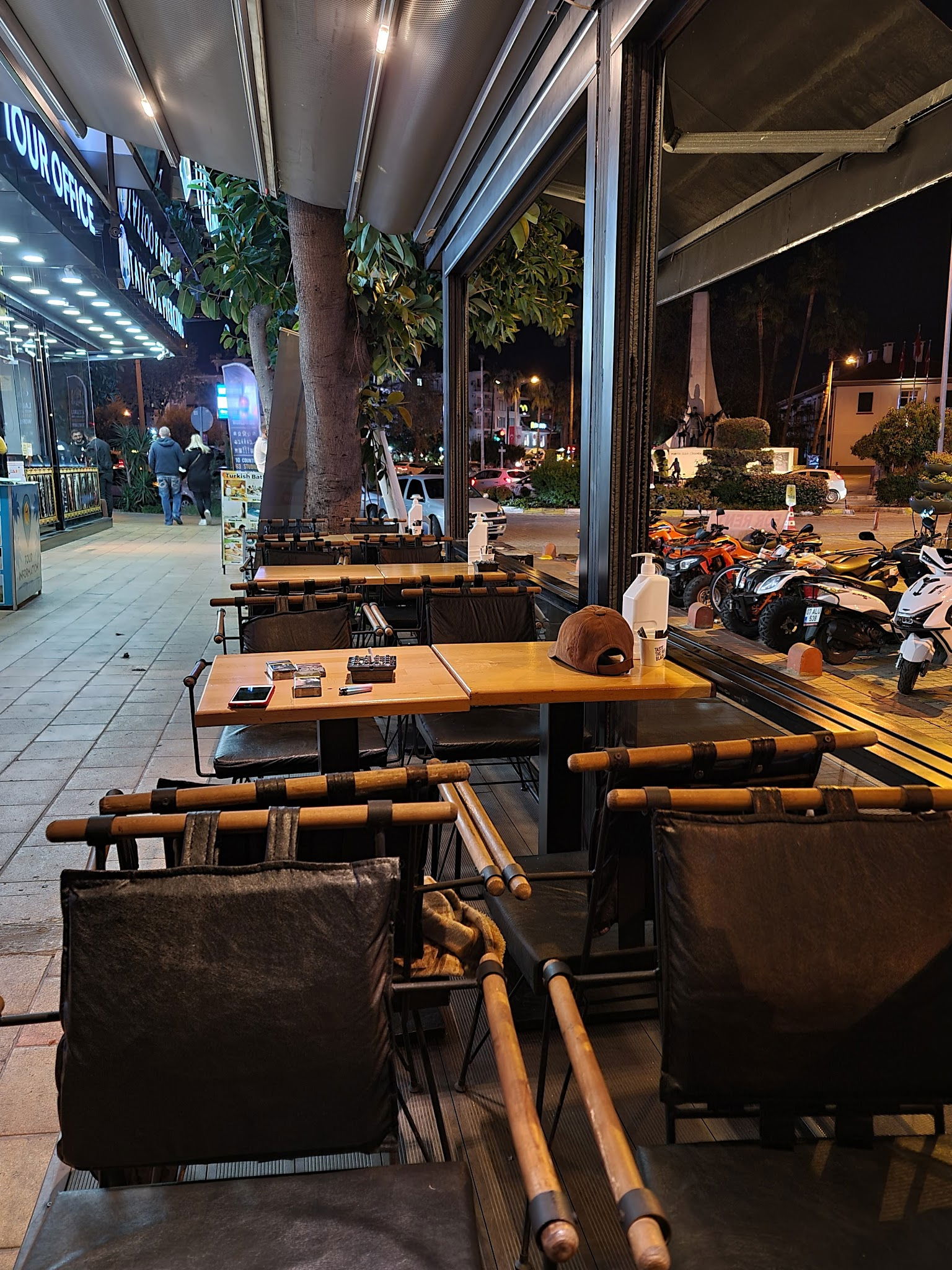 Pure Black Coffee, Alanya