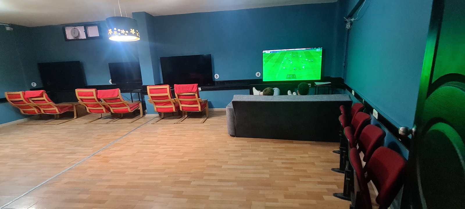 Mavi Cafe Bilardo Masa Tenisi Ps5