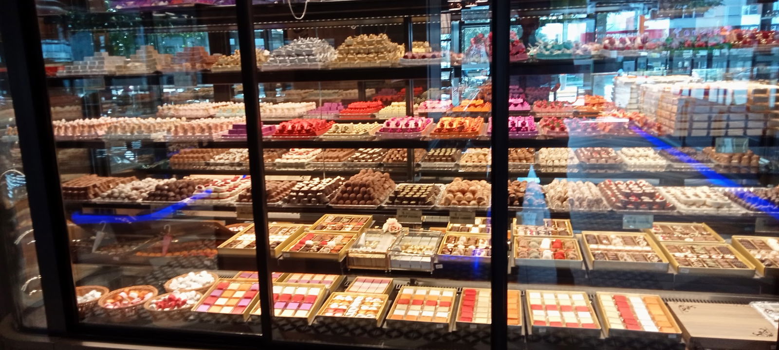 Hasanoğlu Baklava Pasta Döner Pide Kebap