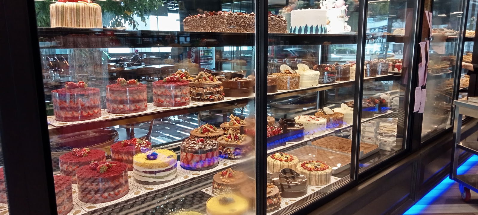 Hasanoğlu Baklava Pasta Döner Pide Kebap