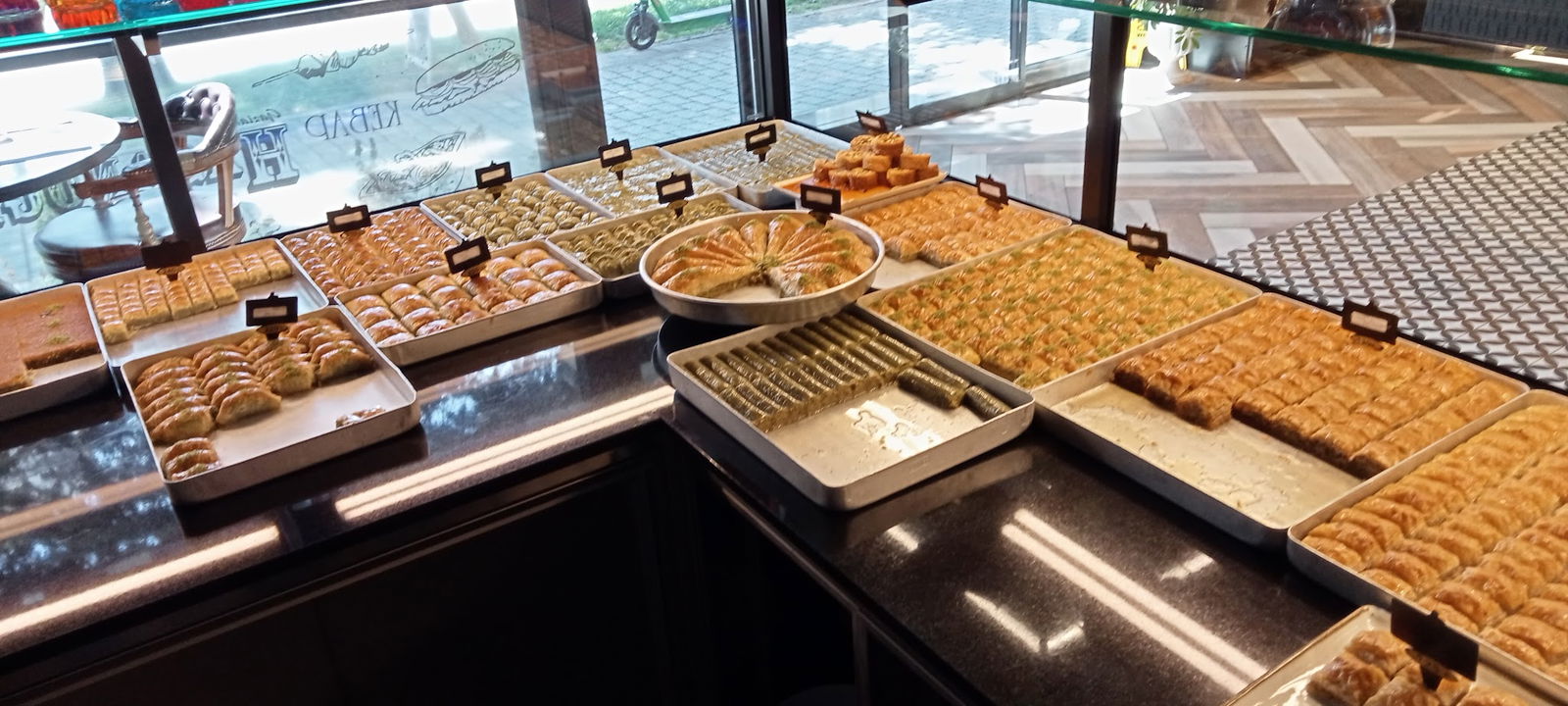 Hasanoğlu Baklava Pasta Döner Pide Kebap