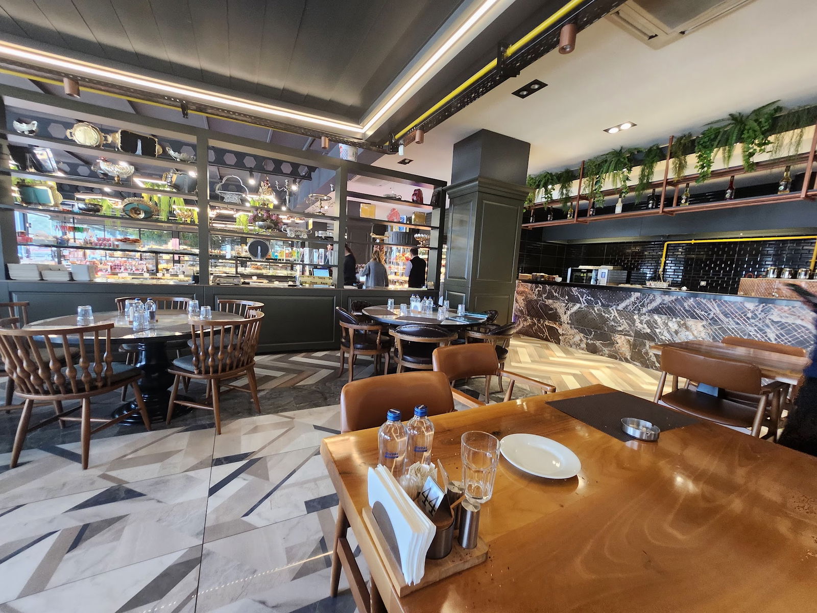 Hasanoğlu Baklava Pasta Döner Pide Kebap