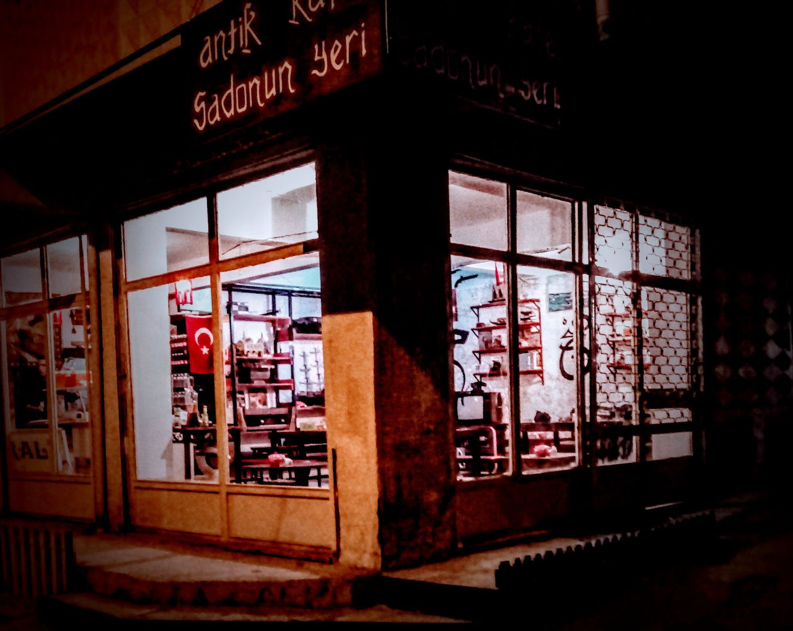 Anti̇k Kafe Sadonun Yeri̇