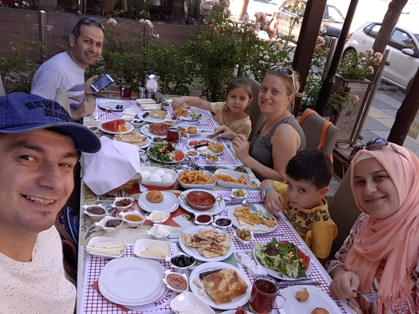 Kezzban Cafe & Patisserie