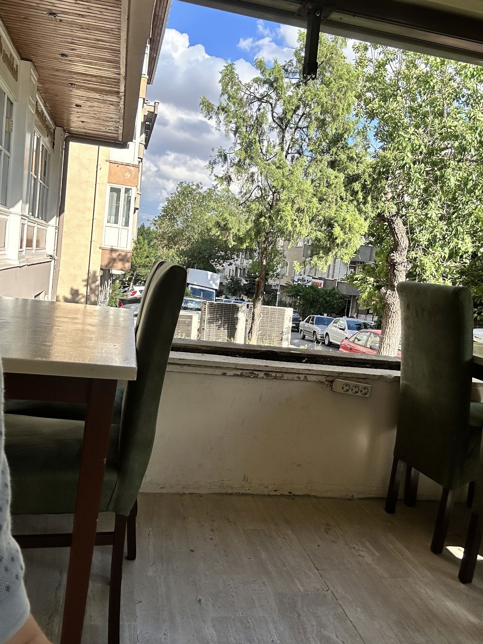 Kezzban Cafe & Patisserie