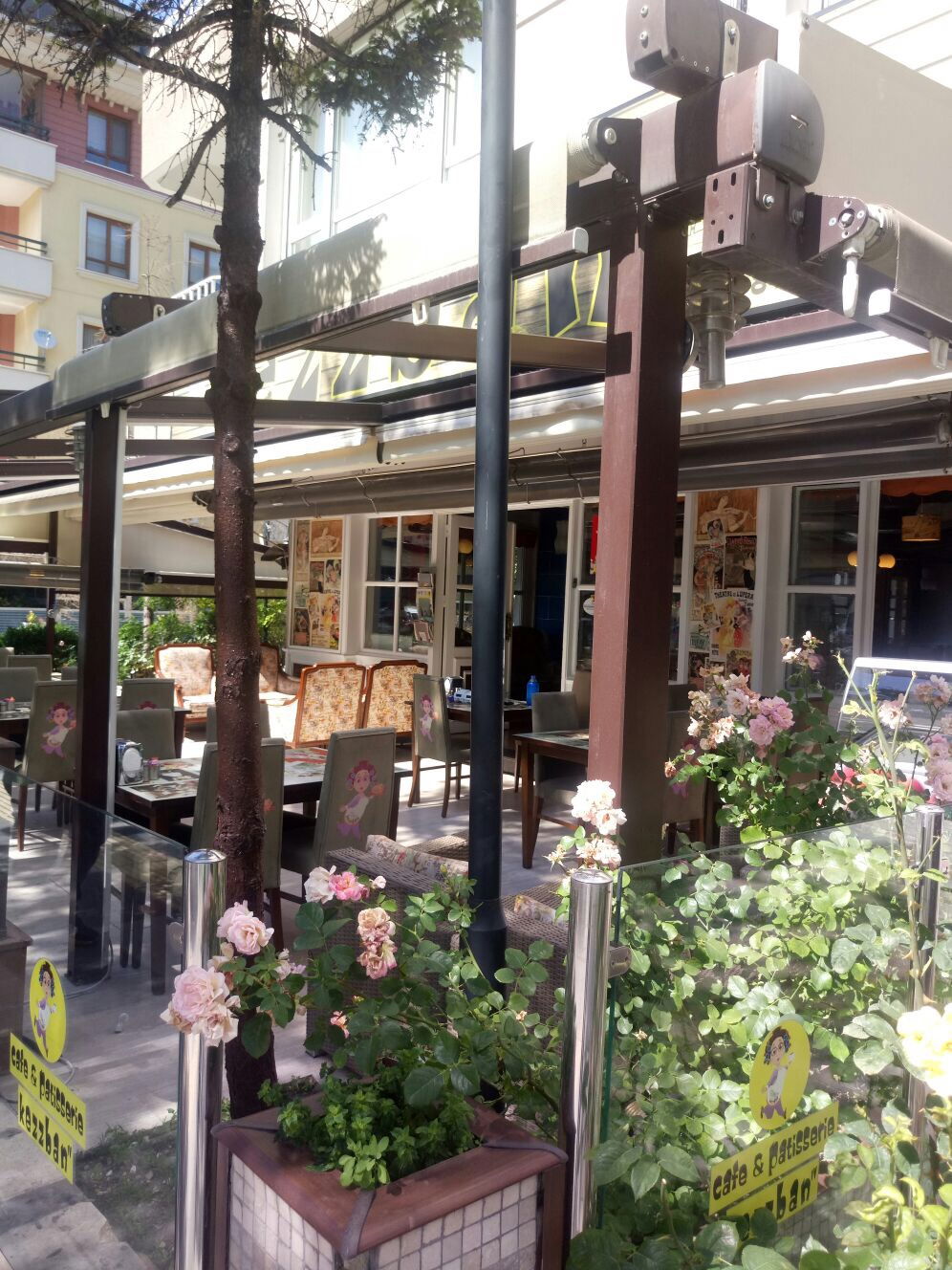 Kezzban Cafe & Patisserie