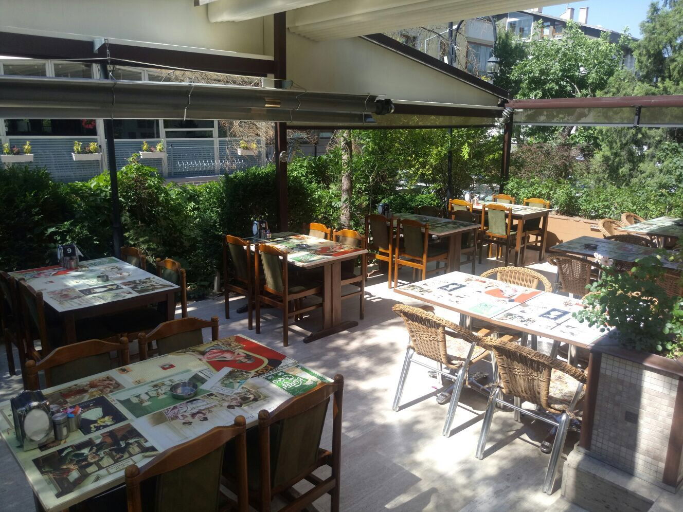 Kezzban Cafe & Patisserie