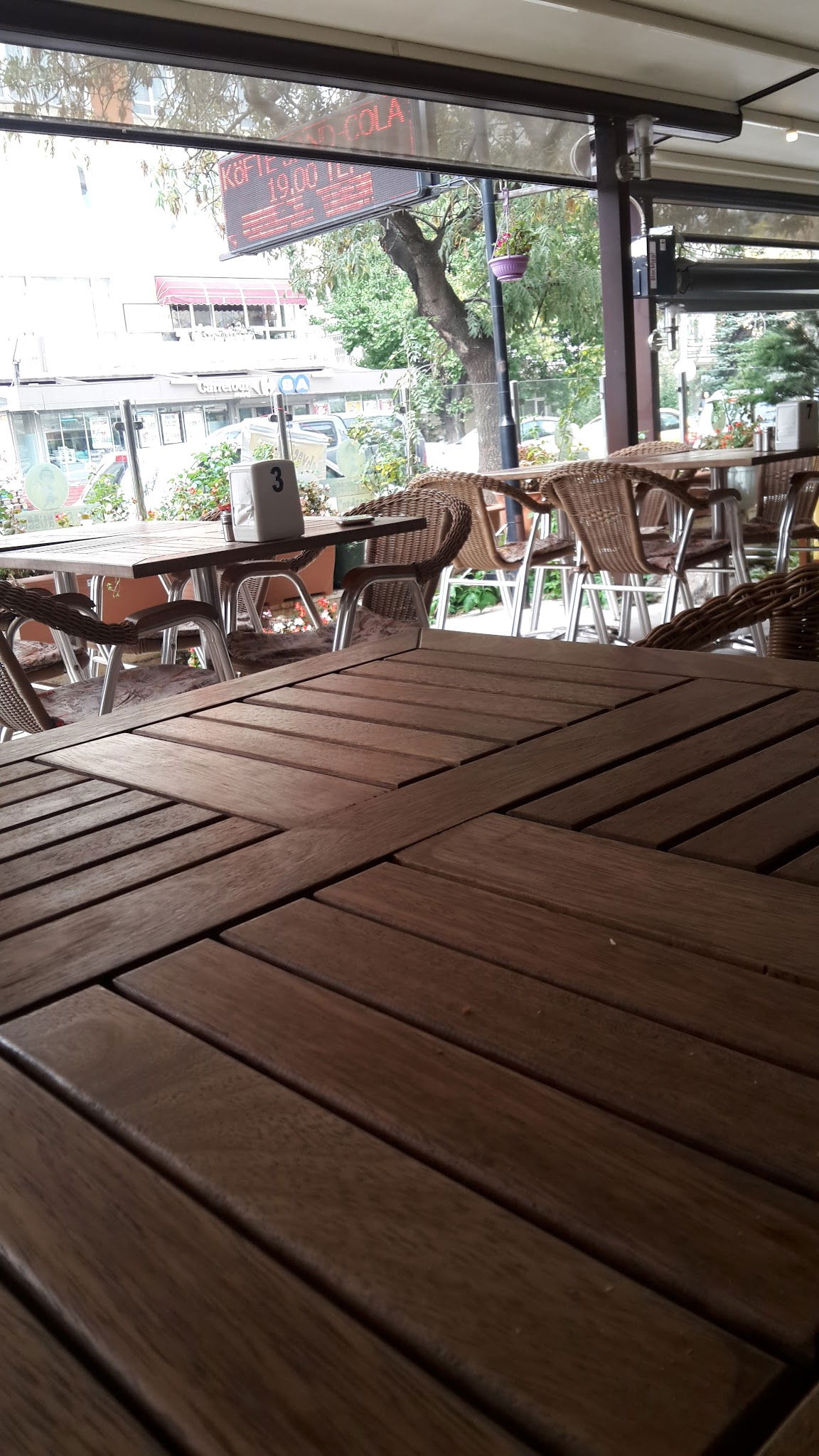 Kezzban Cafe & Patisserie