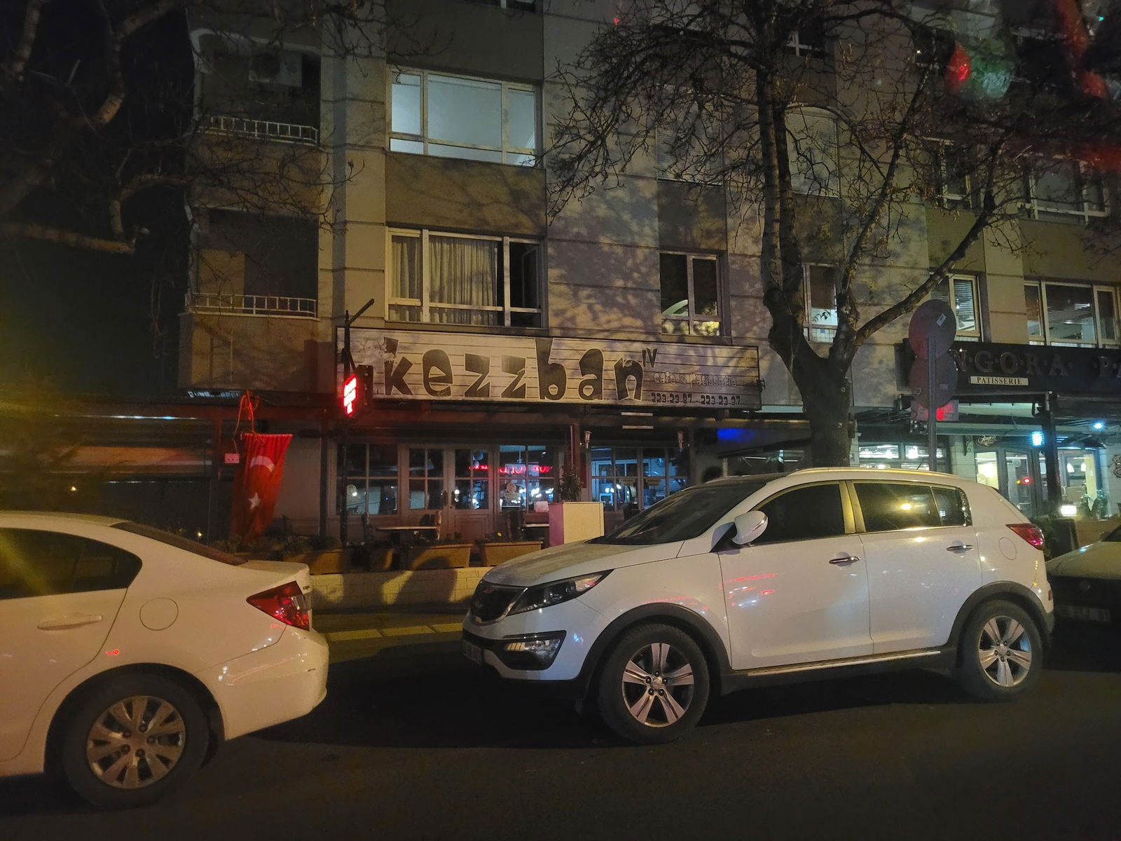 Kezzban Cafe & Patisserie