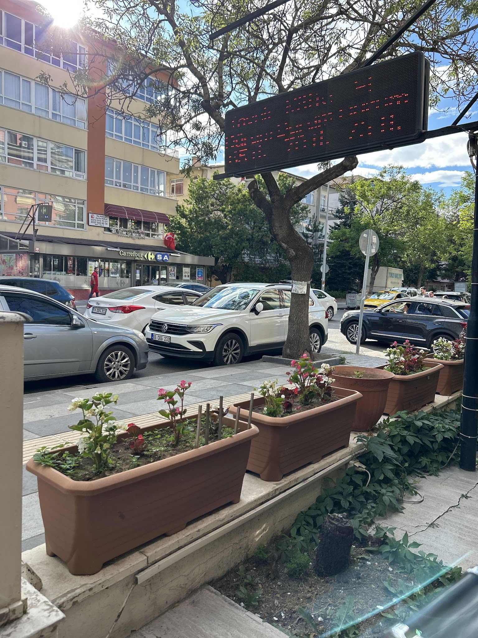 Kezzban Cafe & Patisserie