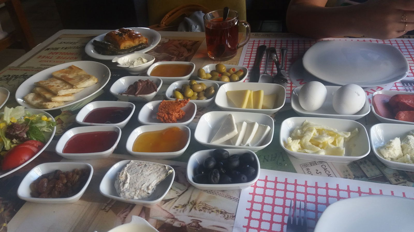 Kezzban Cafe & Patisserie