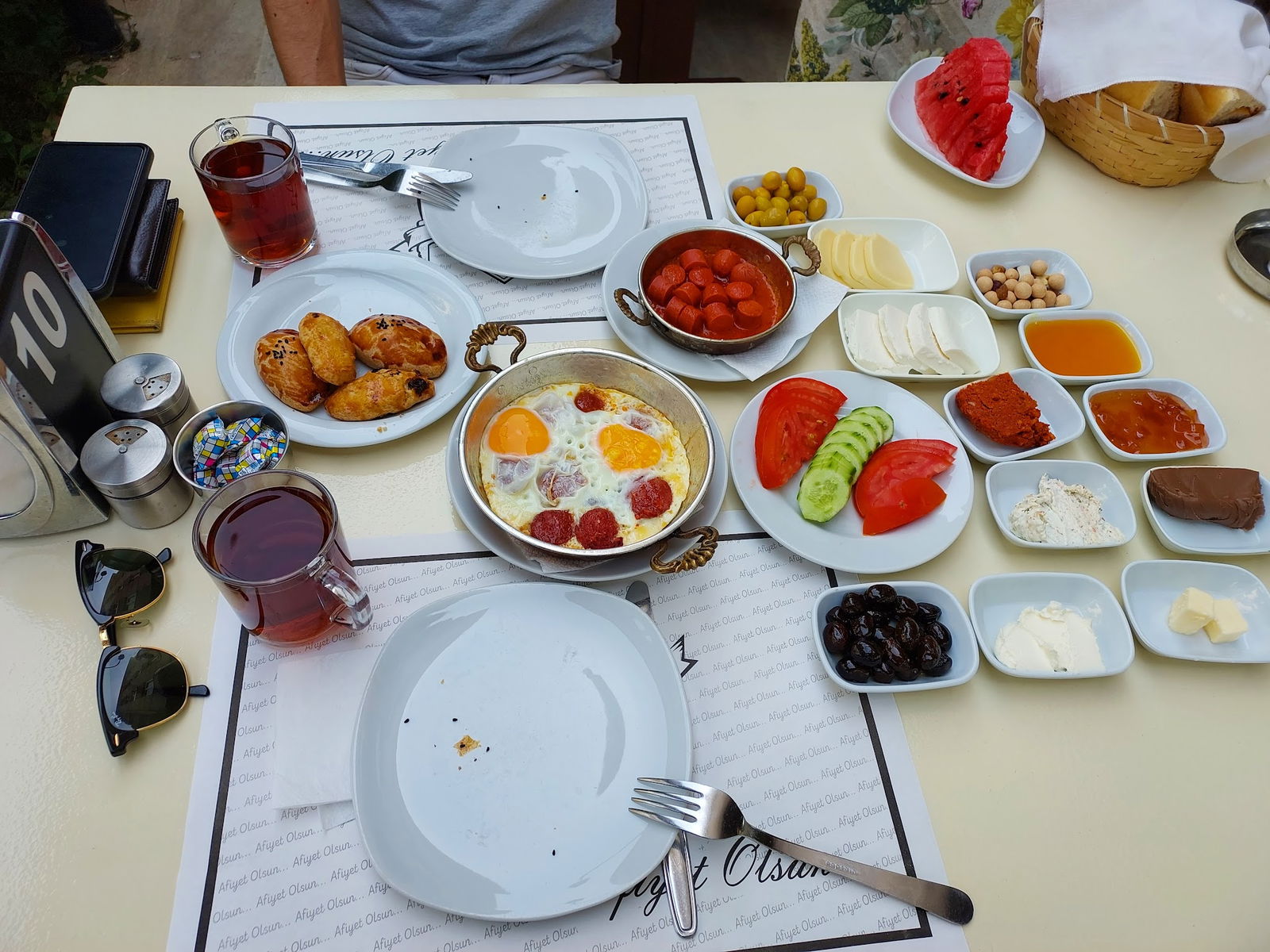 Kezzban Cafe & Patisserie