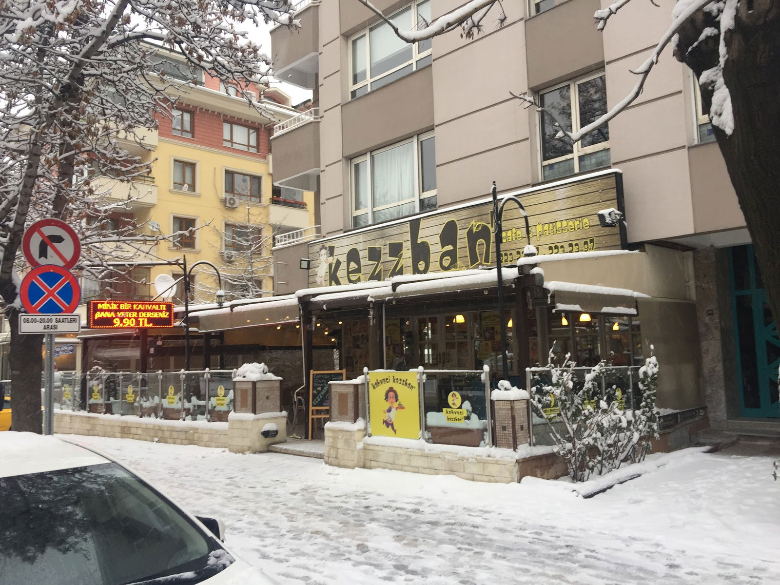 Kezzban Cafe & Patisserie